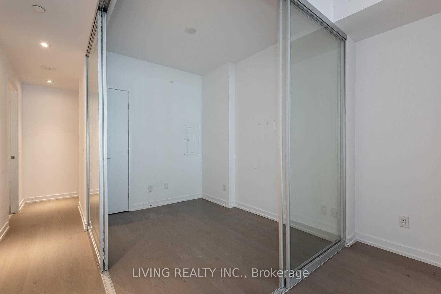 488 University Avenue Unit 3008 photo 10