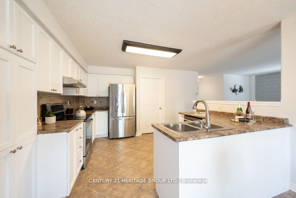 18 Empire Drive photo 15