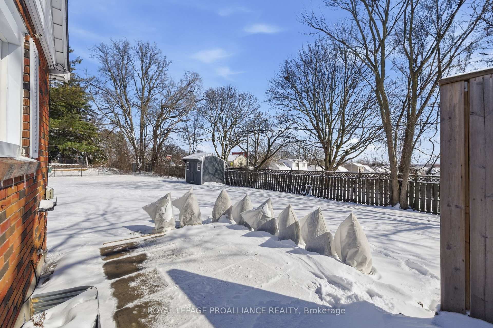 140 Hastings Drive photo 39