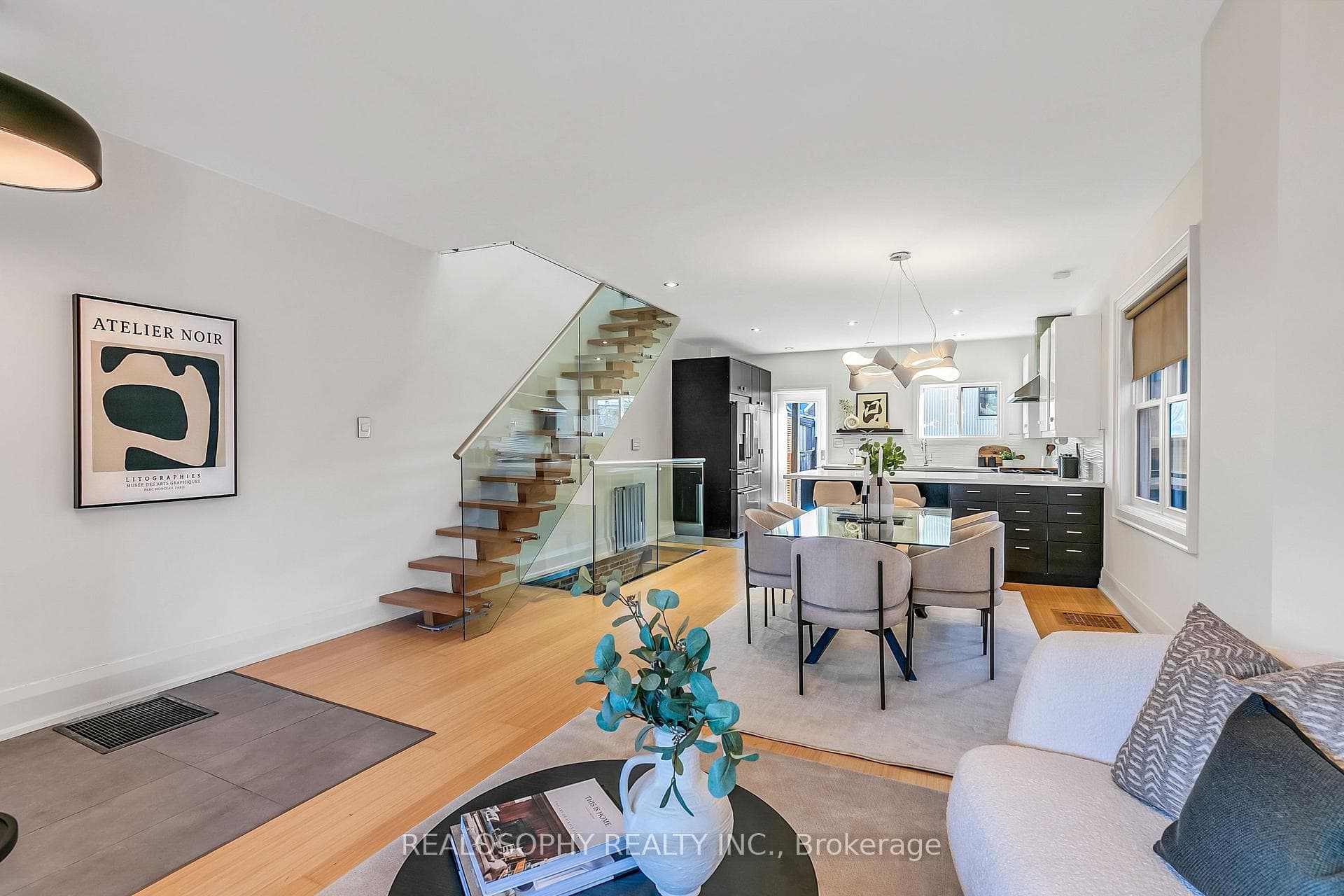 27 Chisholm Avenue photo 4