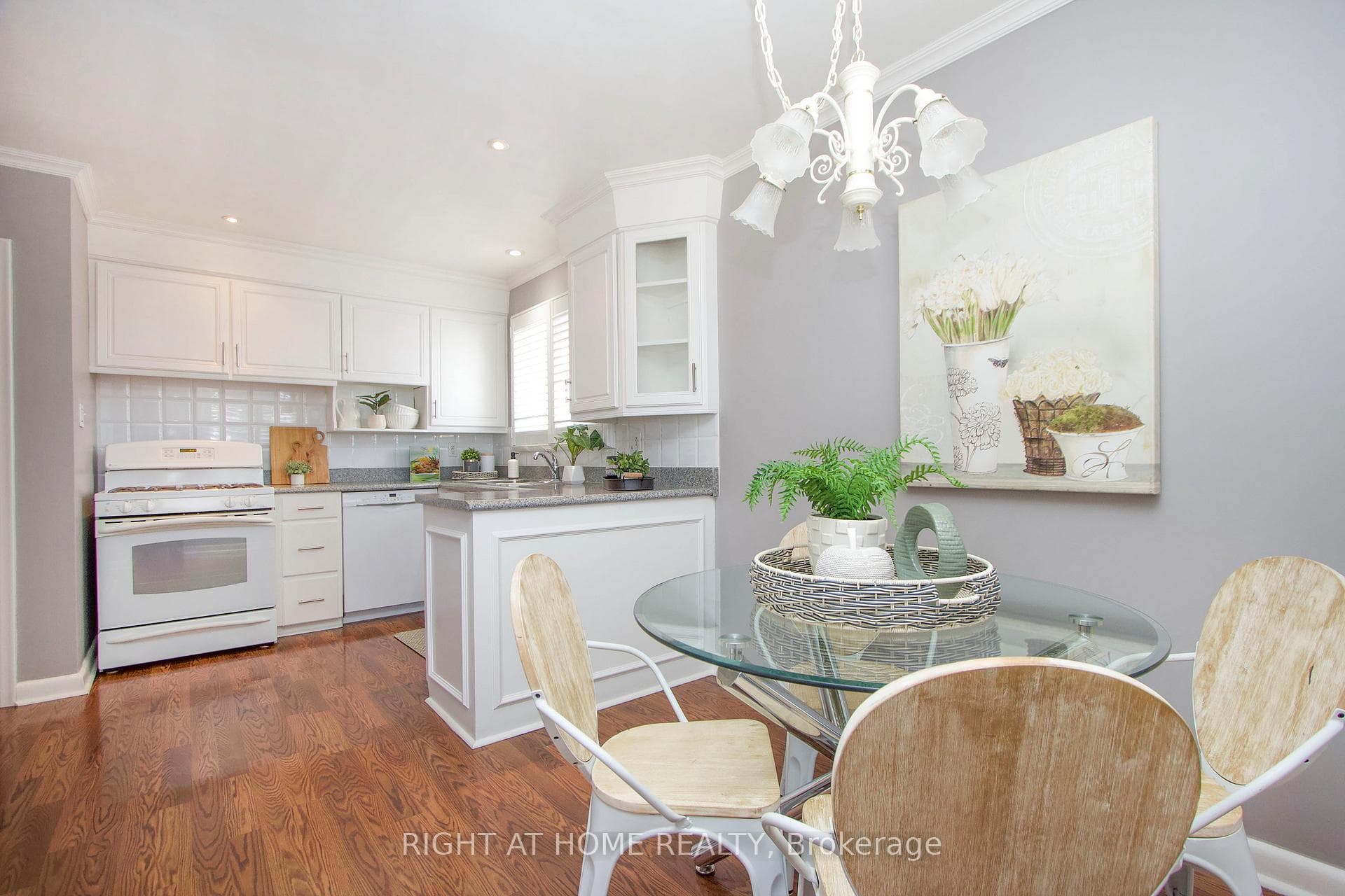 485 Fairleigh Avenue photo 9