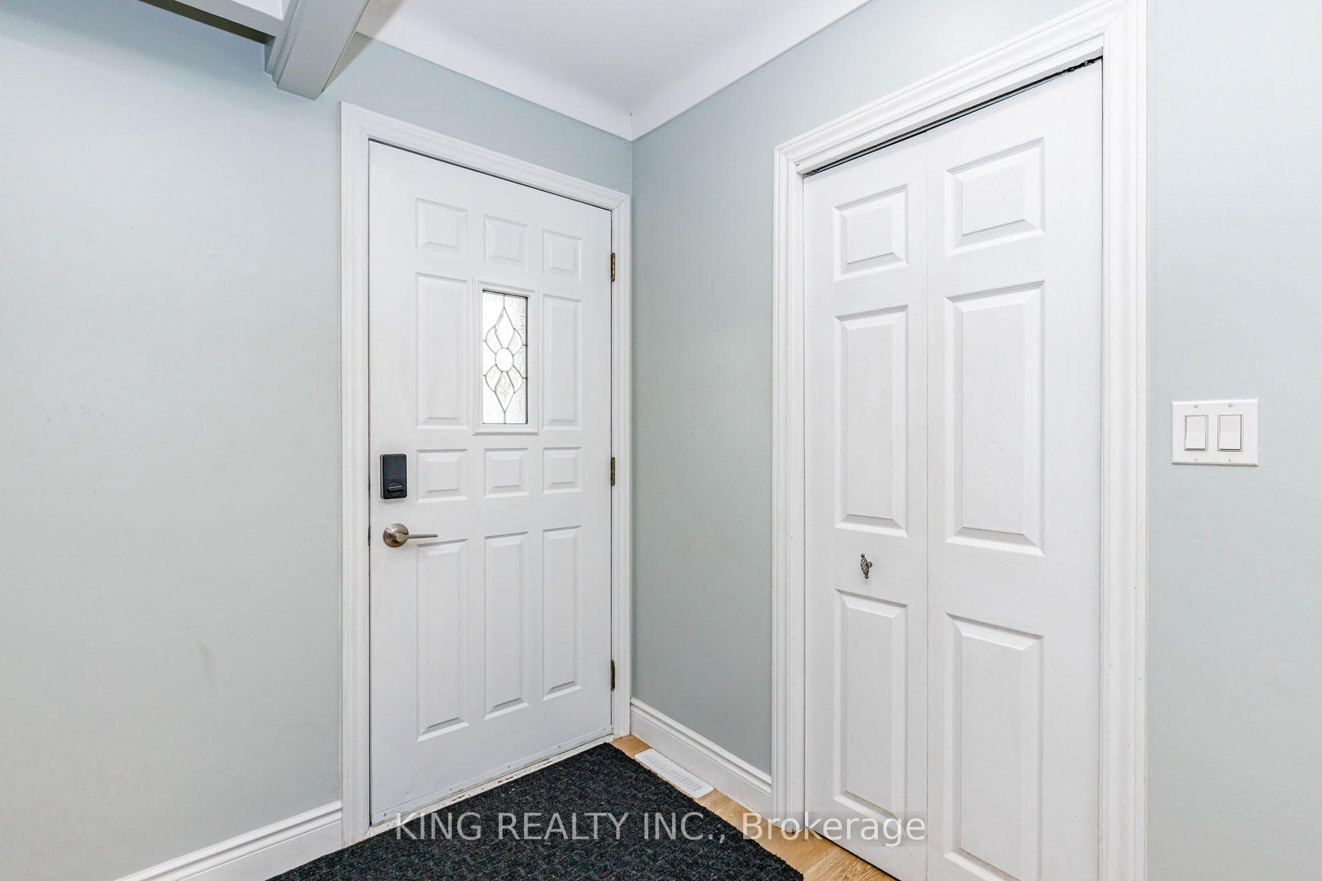 476 BUNTING Road photo 11