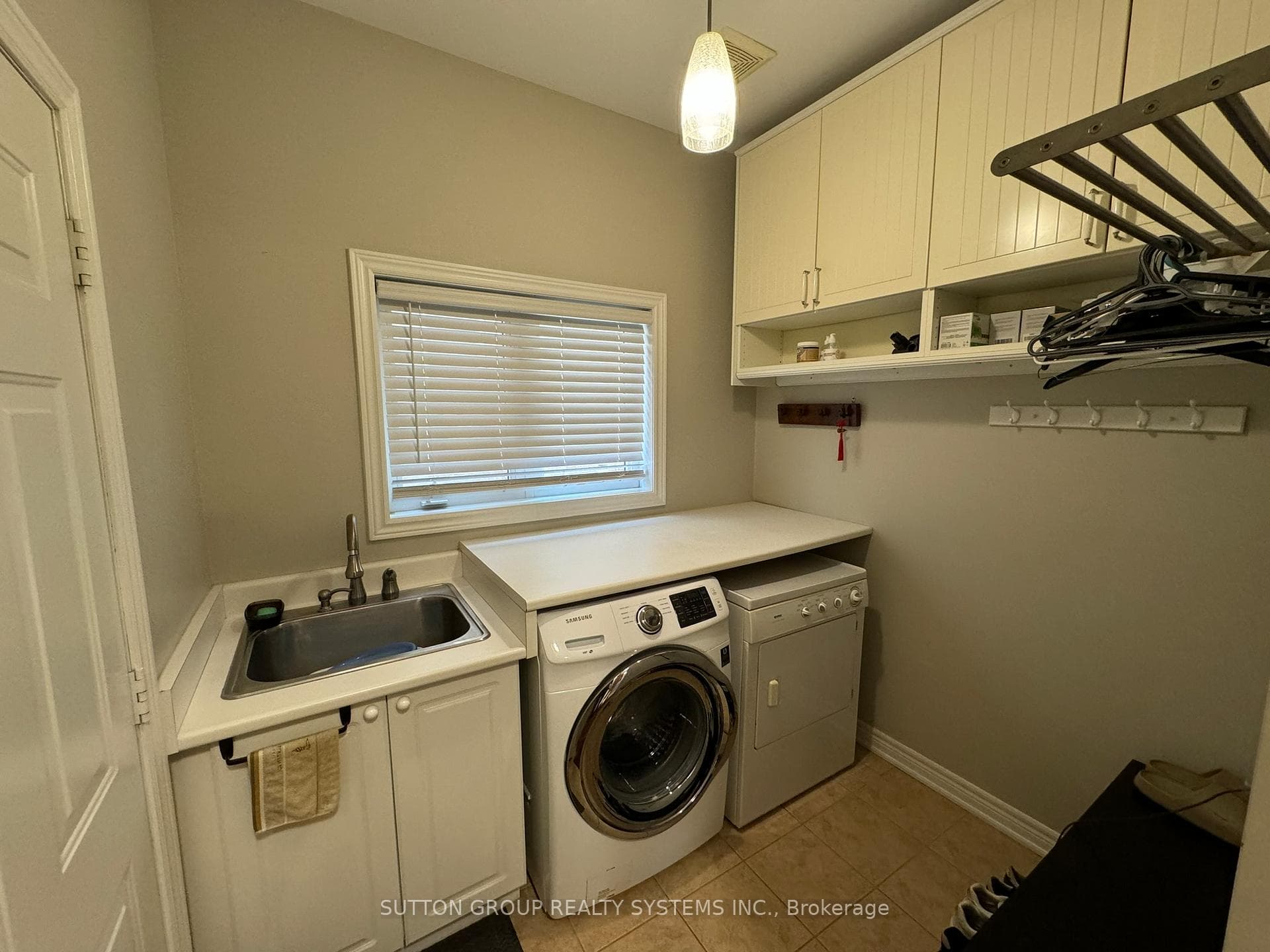 2357 Hertfordshire Way photo 7