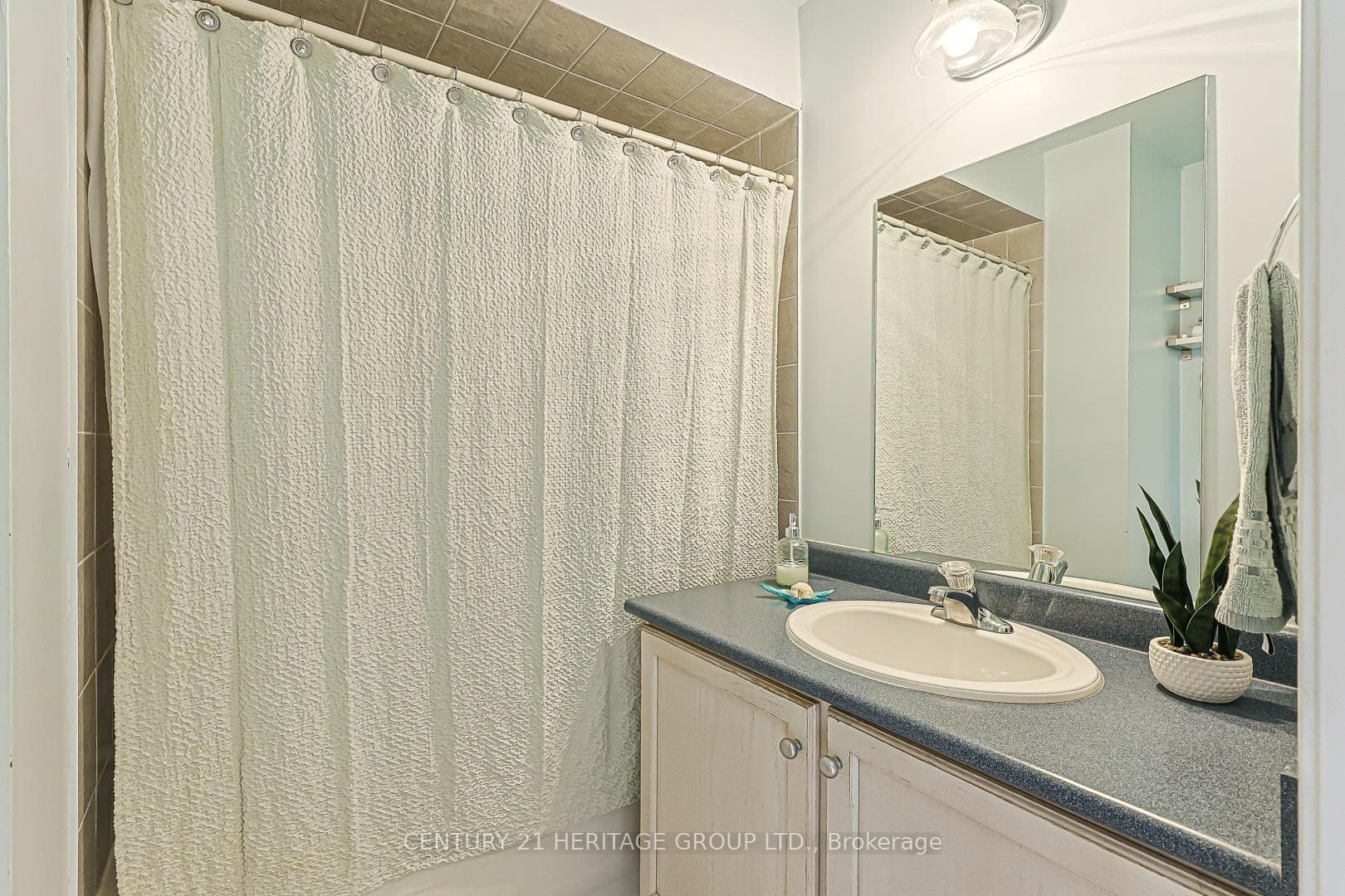 22 Village Green Lane photo 28