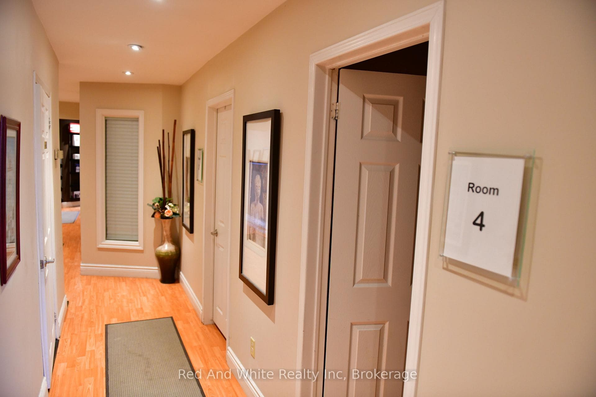 265 Queen Street photo 6