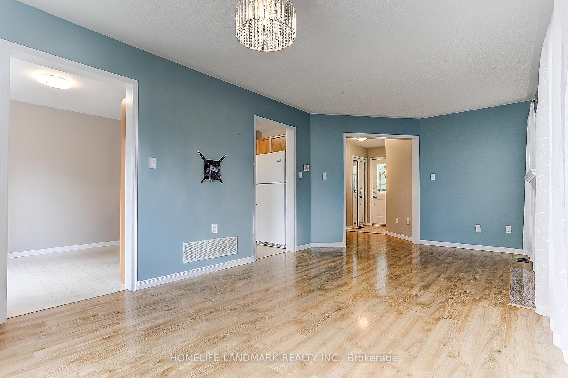 4 Sinden Drive photo 8