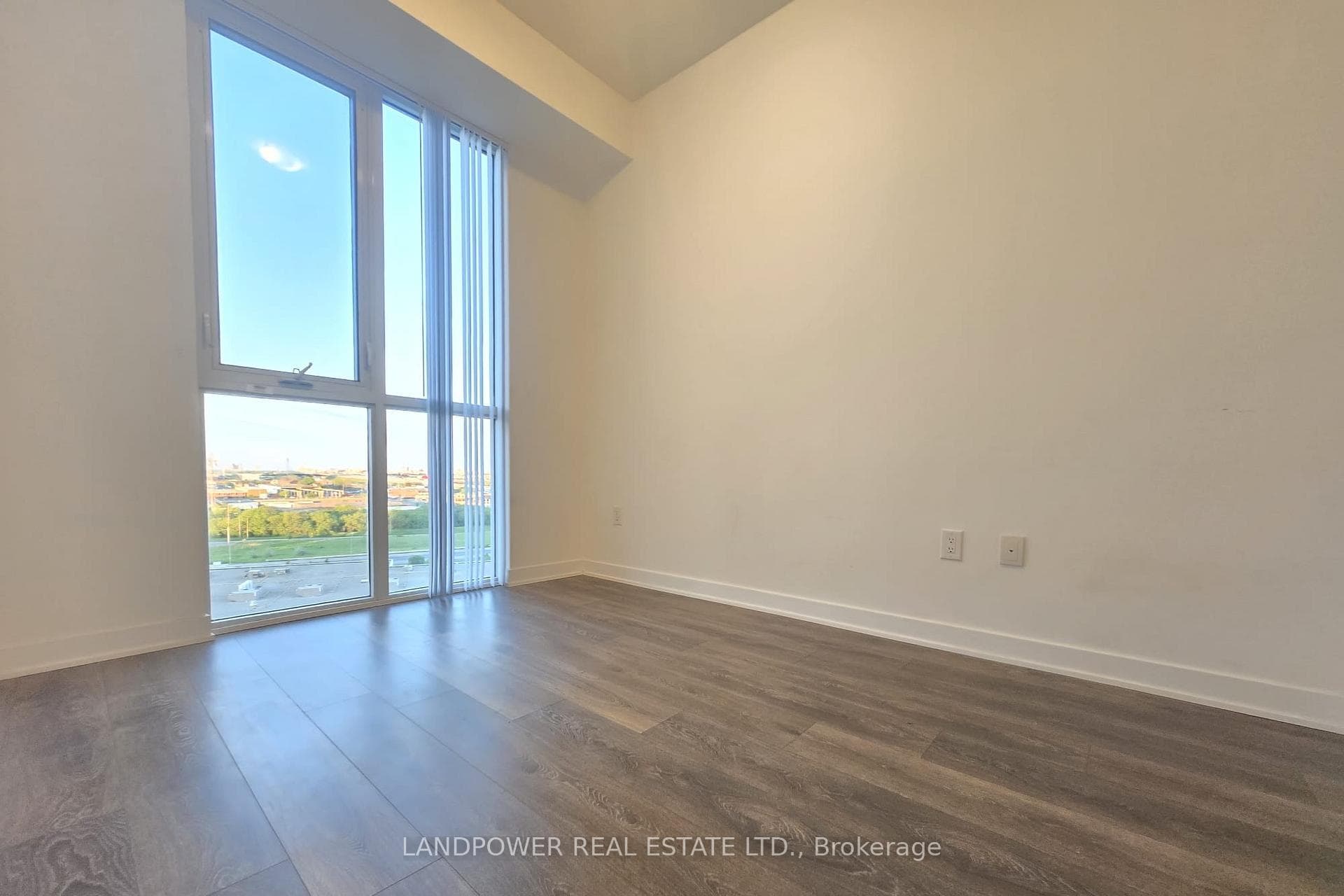60 Honeycrisp Crescent Unit 1010 photo 9