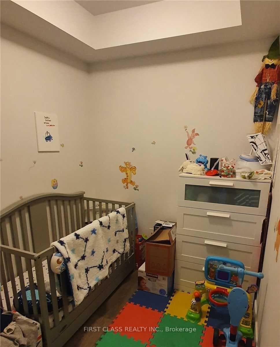 8 Eglinton Avenue Unit 4012 photo 7