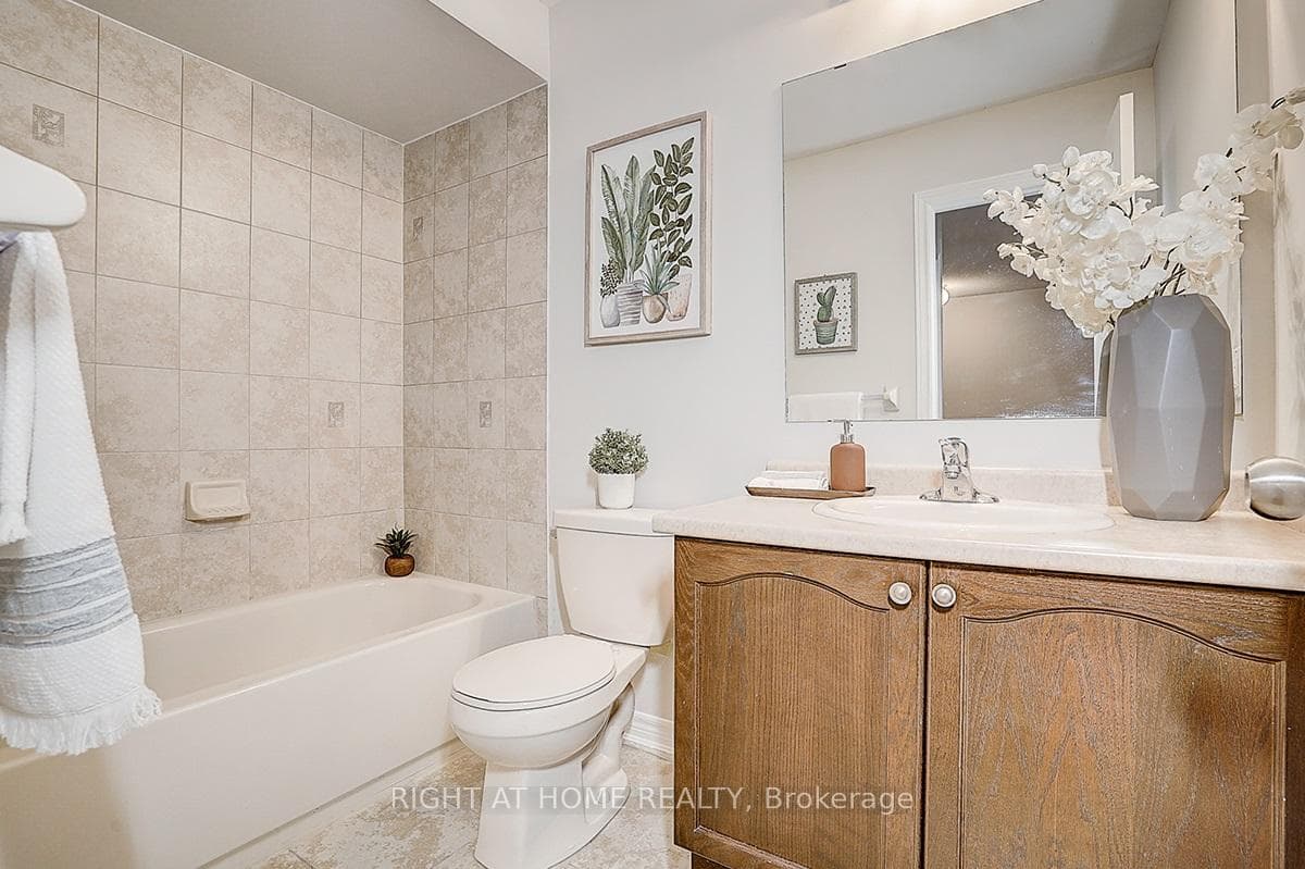 151 Silverwood Avenue Unit 15 photo 33