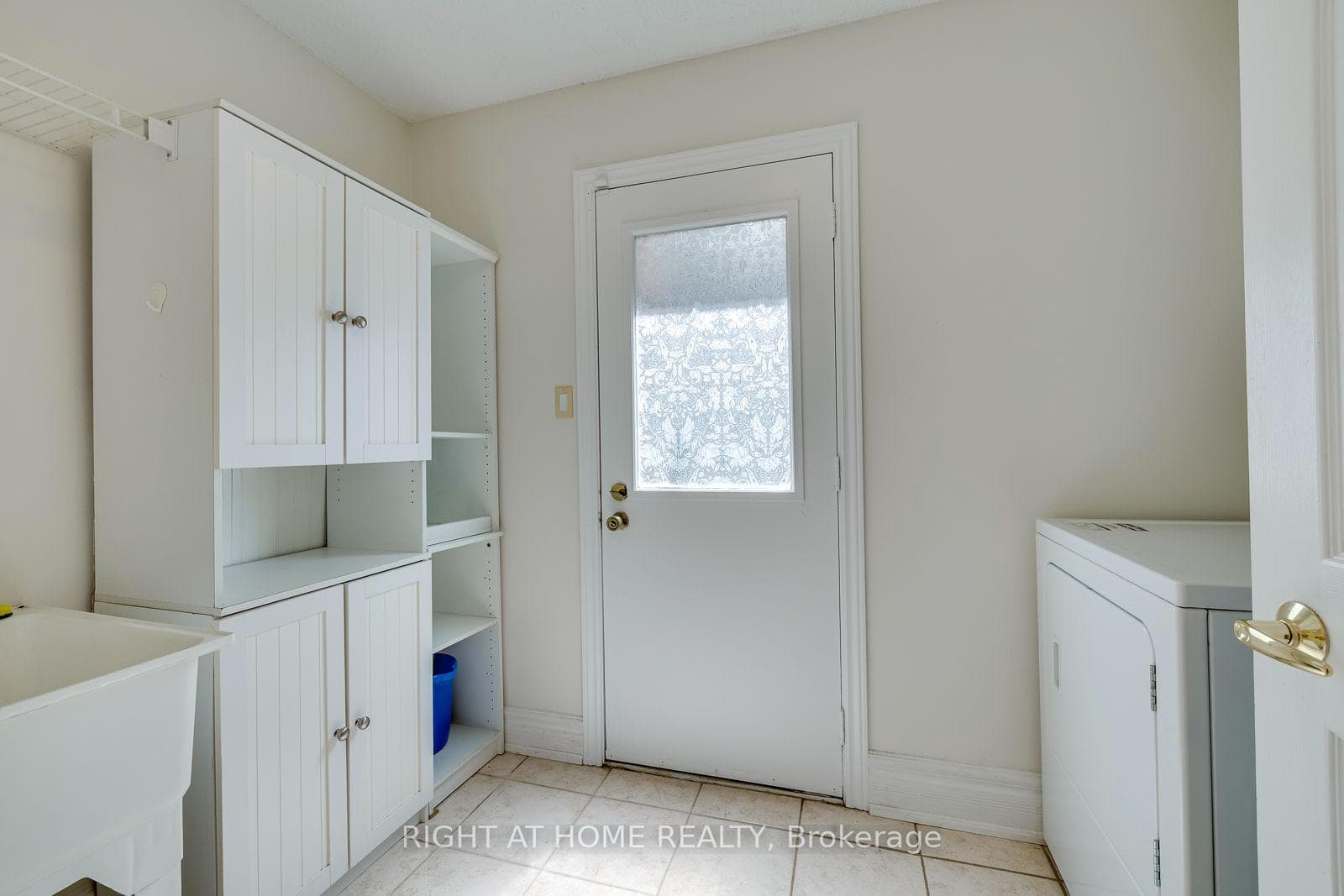 1025 Vanier Drive photo 35