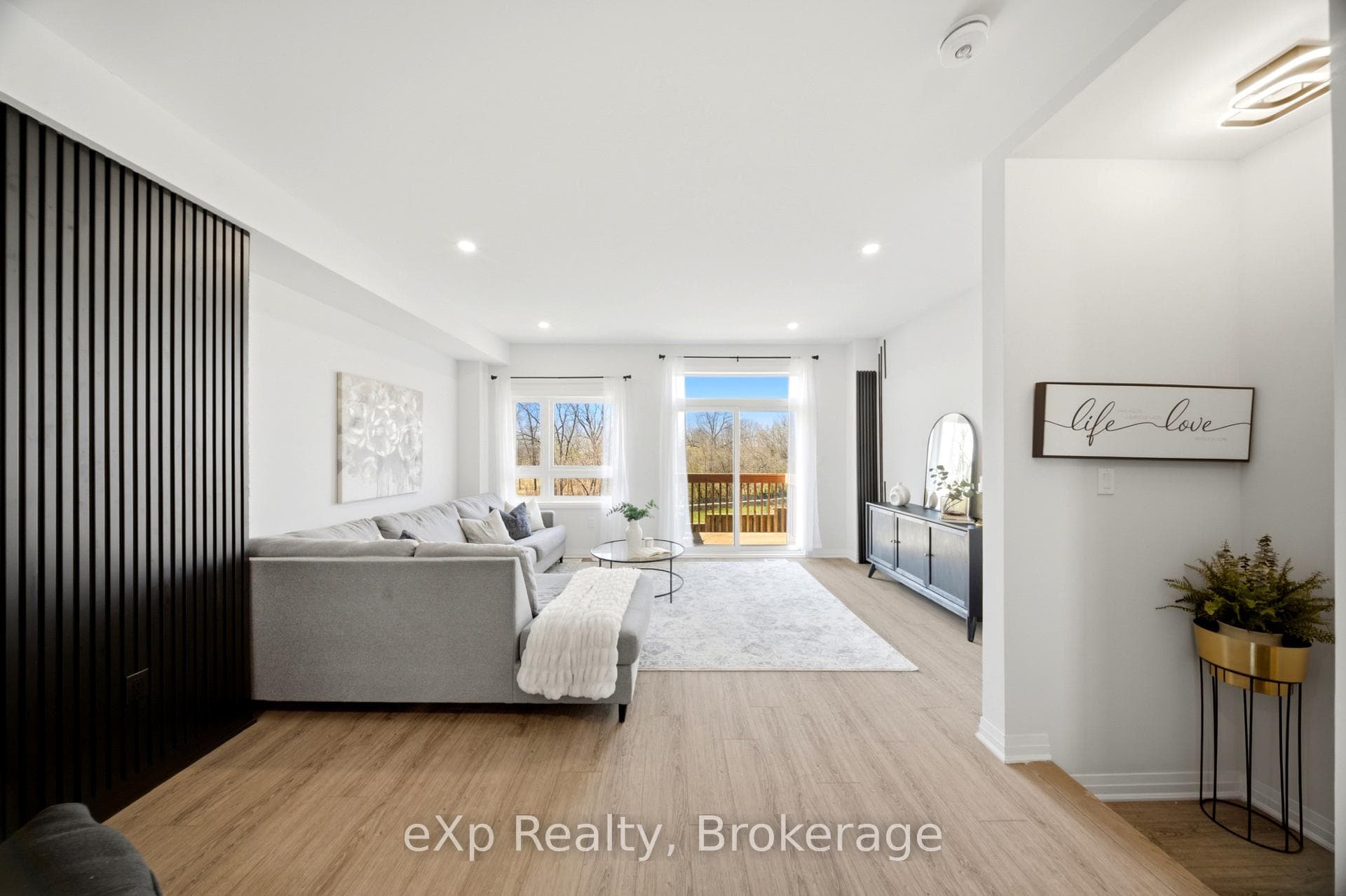 51 Sparrow Avenue Unit 15 photo 12