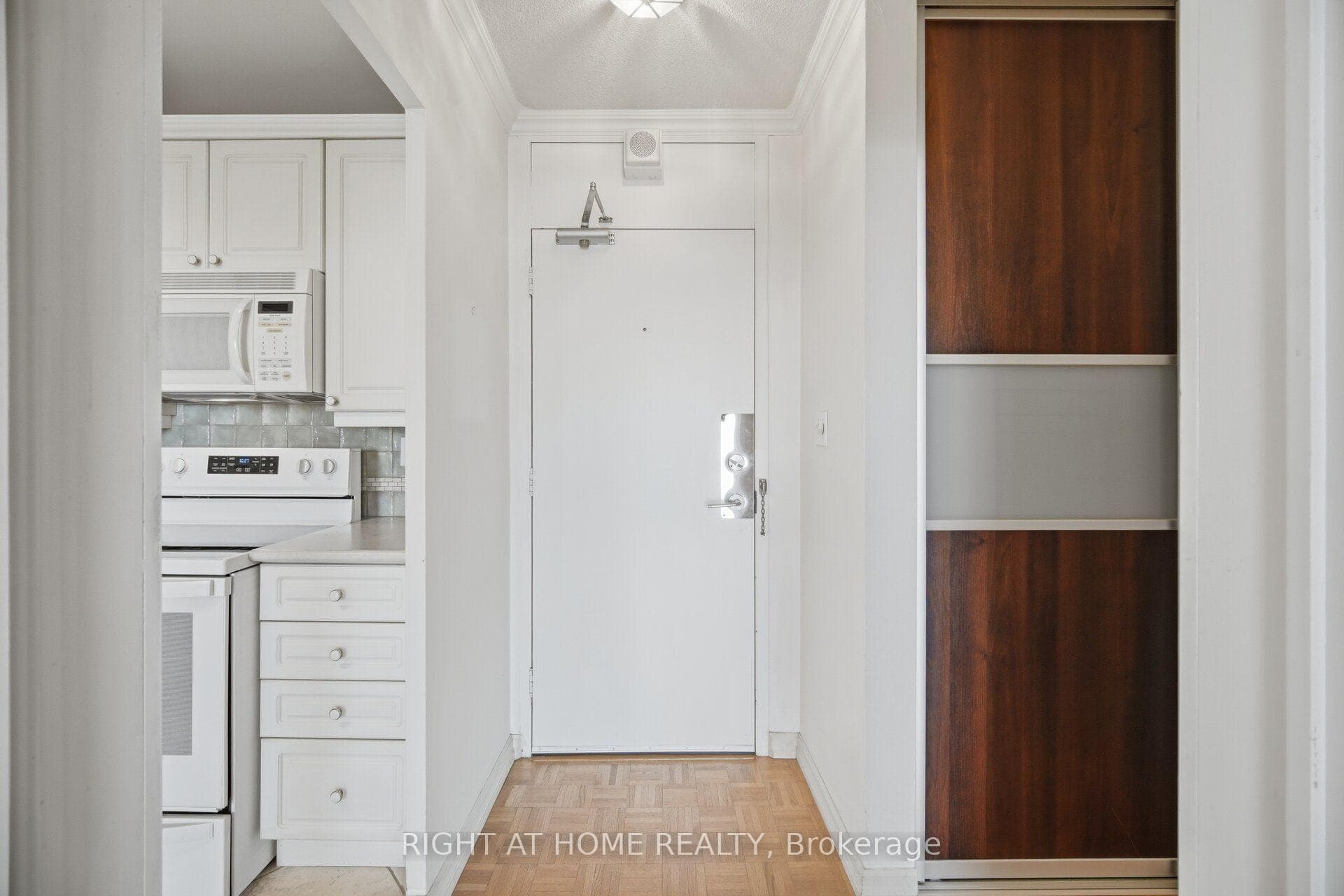 40 Homewood Avenue Unit 1104 photo 8