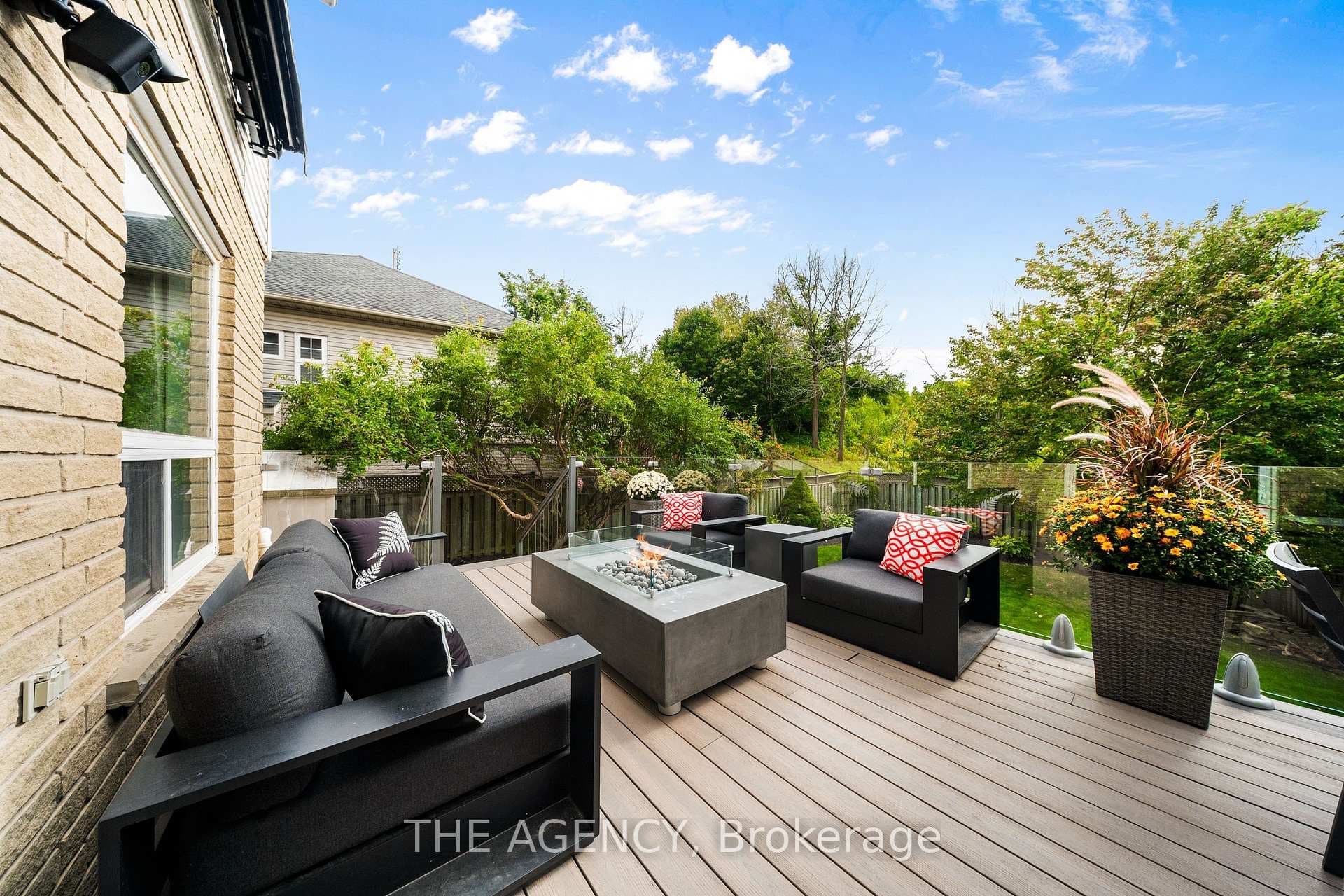 144 Endeavour Drive photo 24