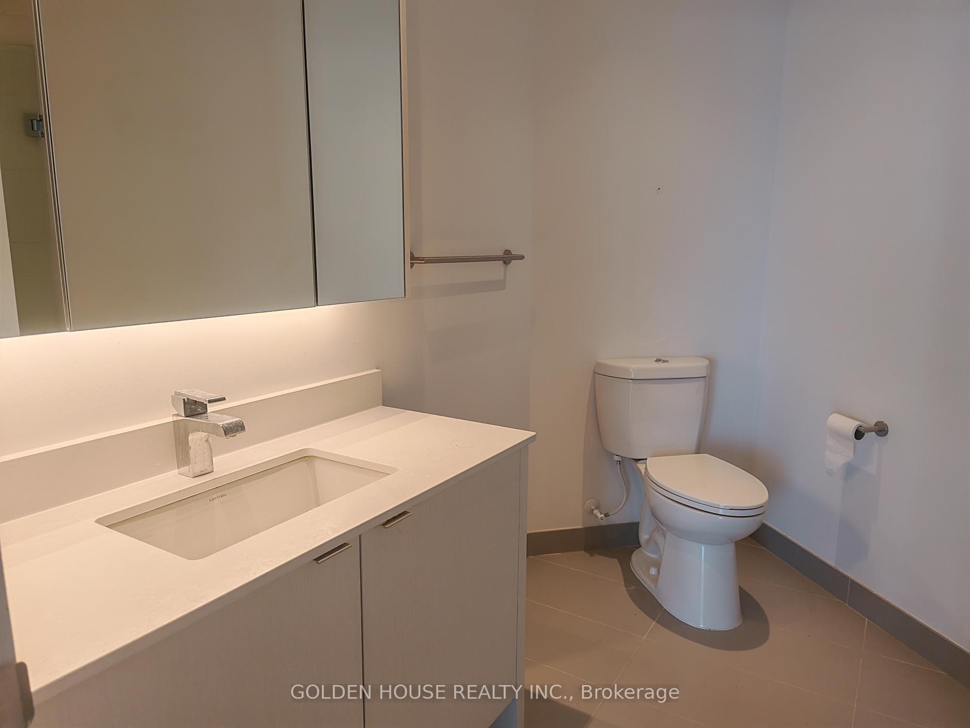 1 Edgewater Drive Unit 515 photo 15