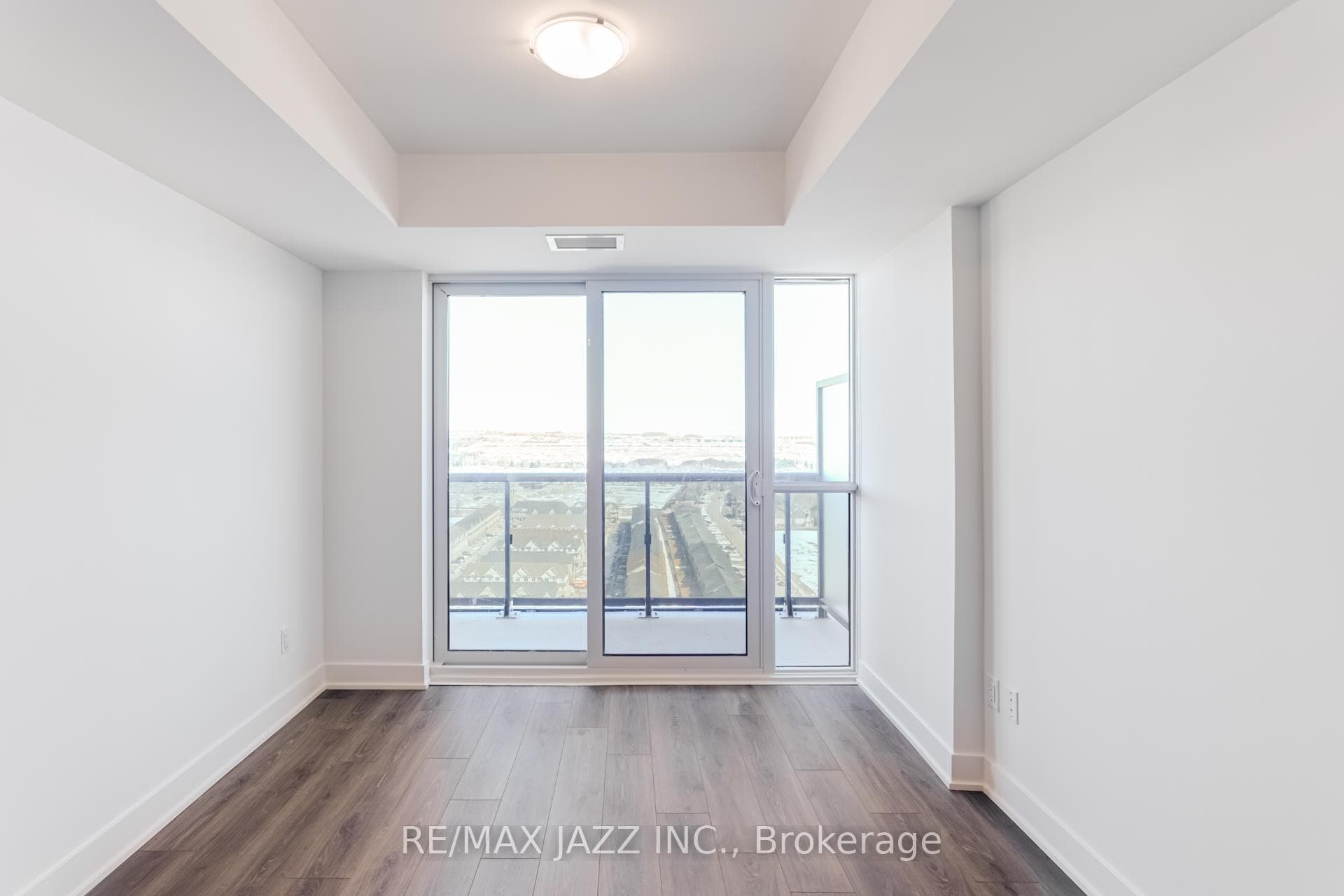 2545 Simcoe Street Unit 2102 photo 12