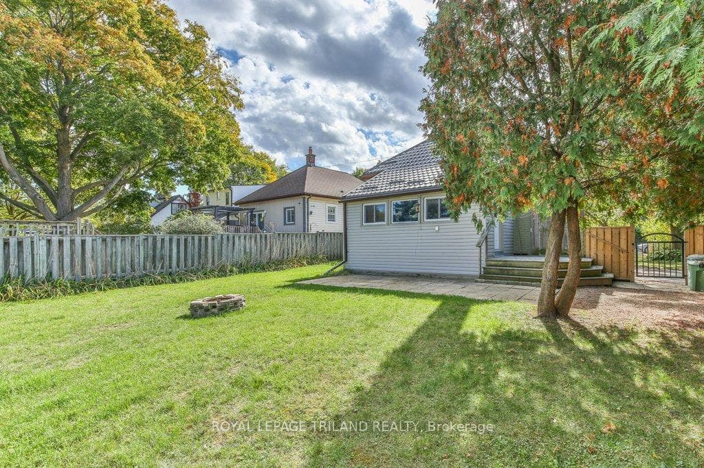 52 EASTMAN Avenue photo 47