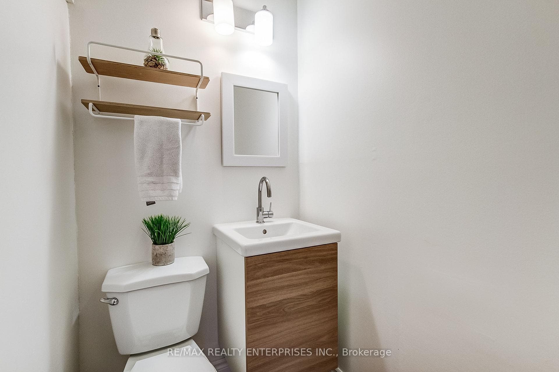 1306 Guelph Line Unit 2 photo 24