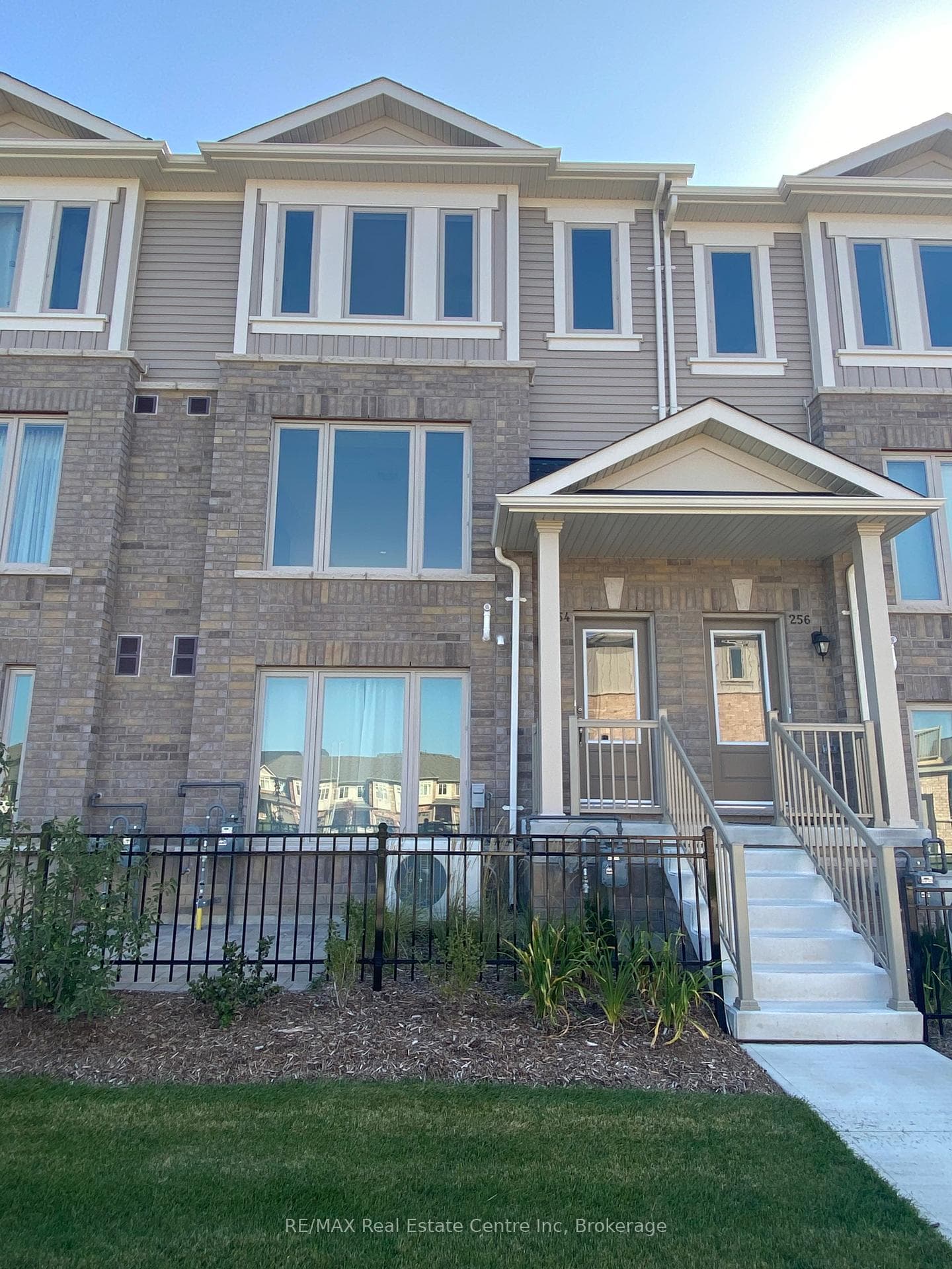 254 Law Drive photo 1