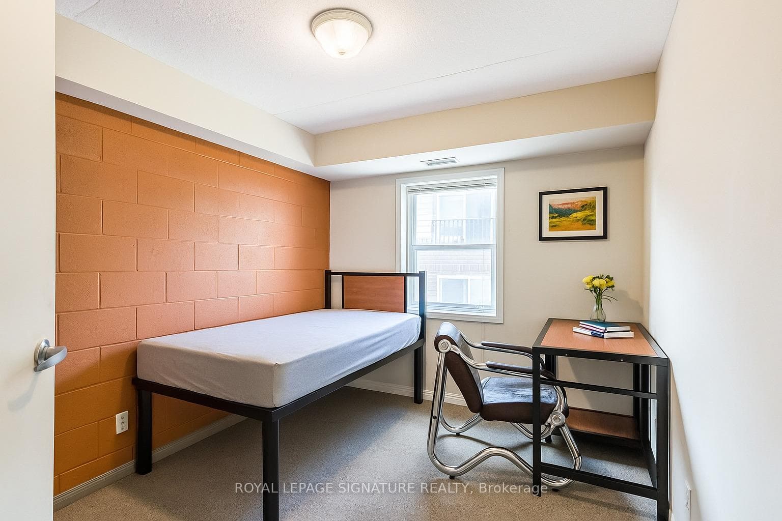 261 Lester Street Unit 301 photo 24