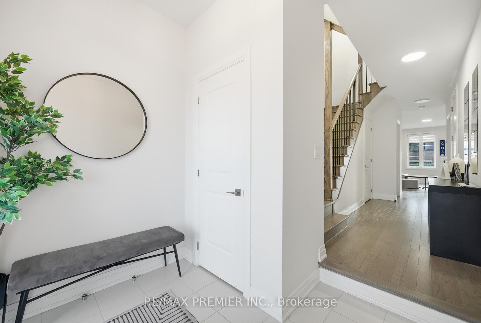 229 Vermont Avenue photo 3