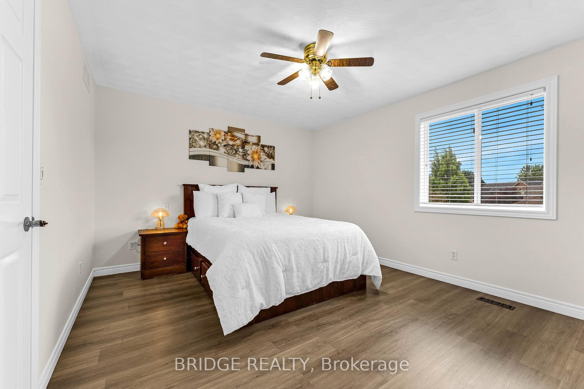 93 Neutral Avenue photo 20