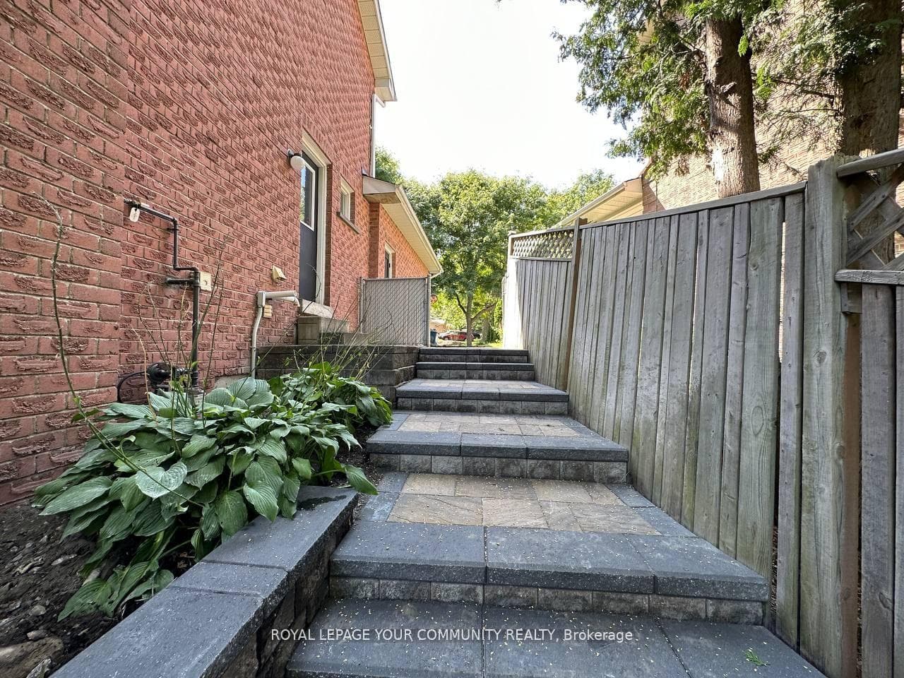 8 Mendys Forest Crescent photo 23