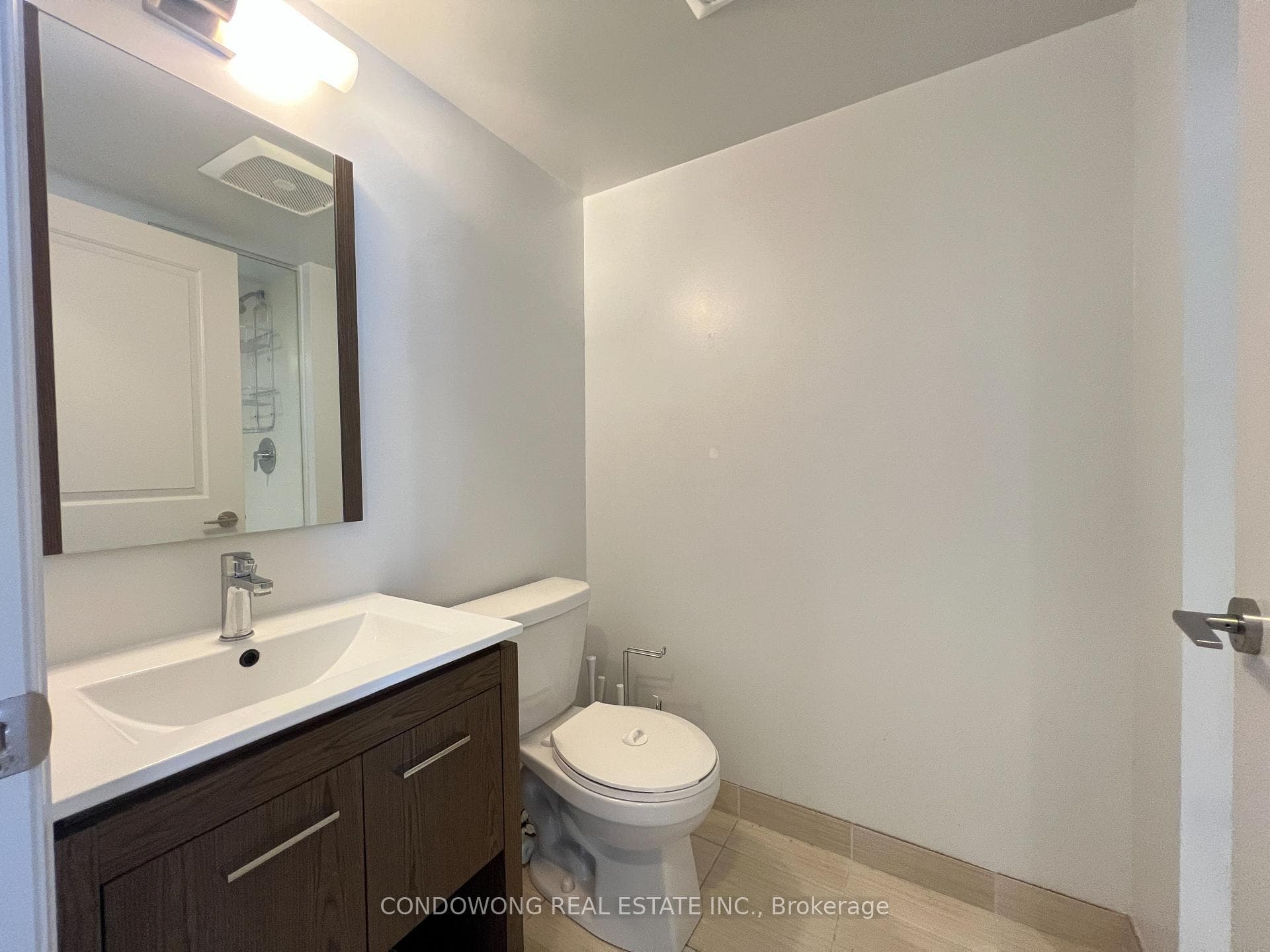 30 Meadowglen Place Unit 408 photo 5