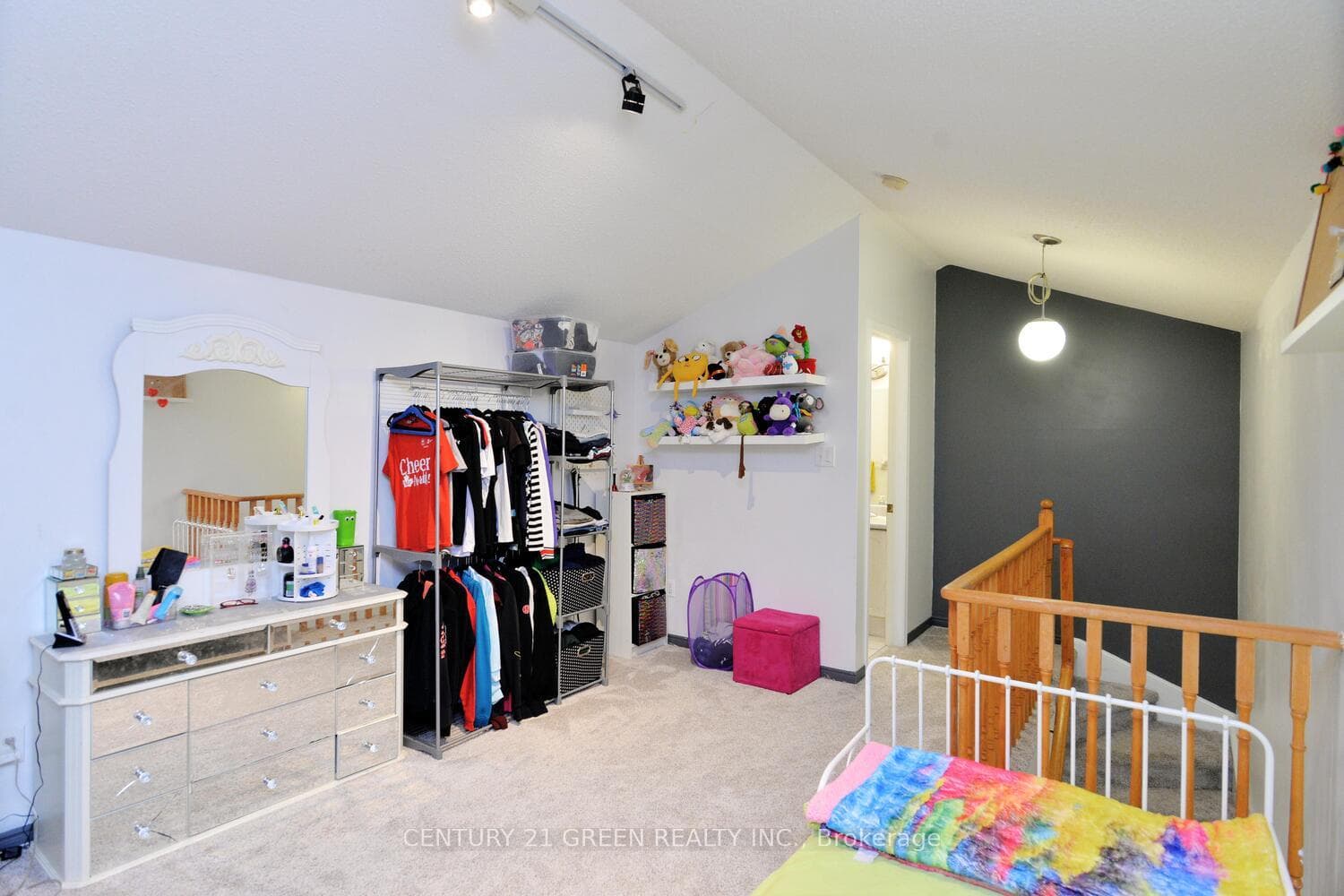 45 Sunley Crescent photo 27