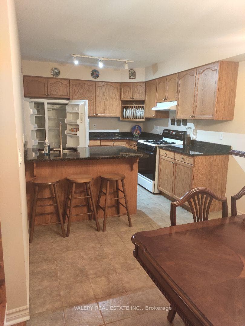 1058 Lexington Circle photo 1