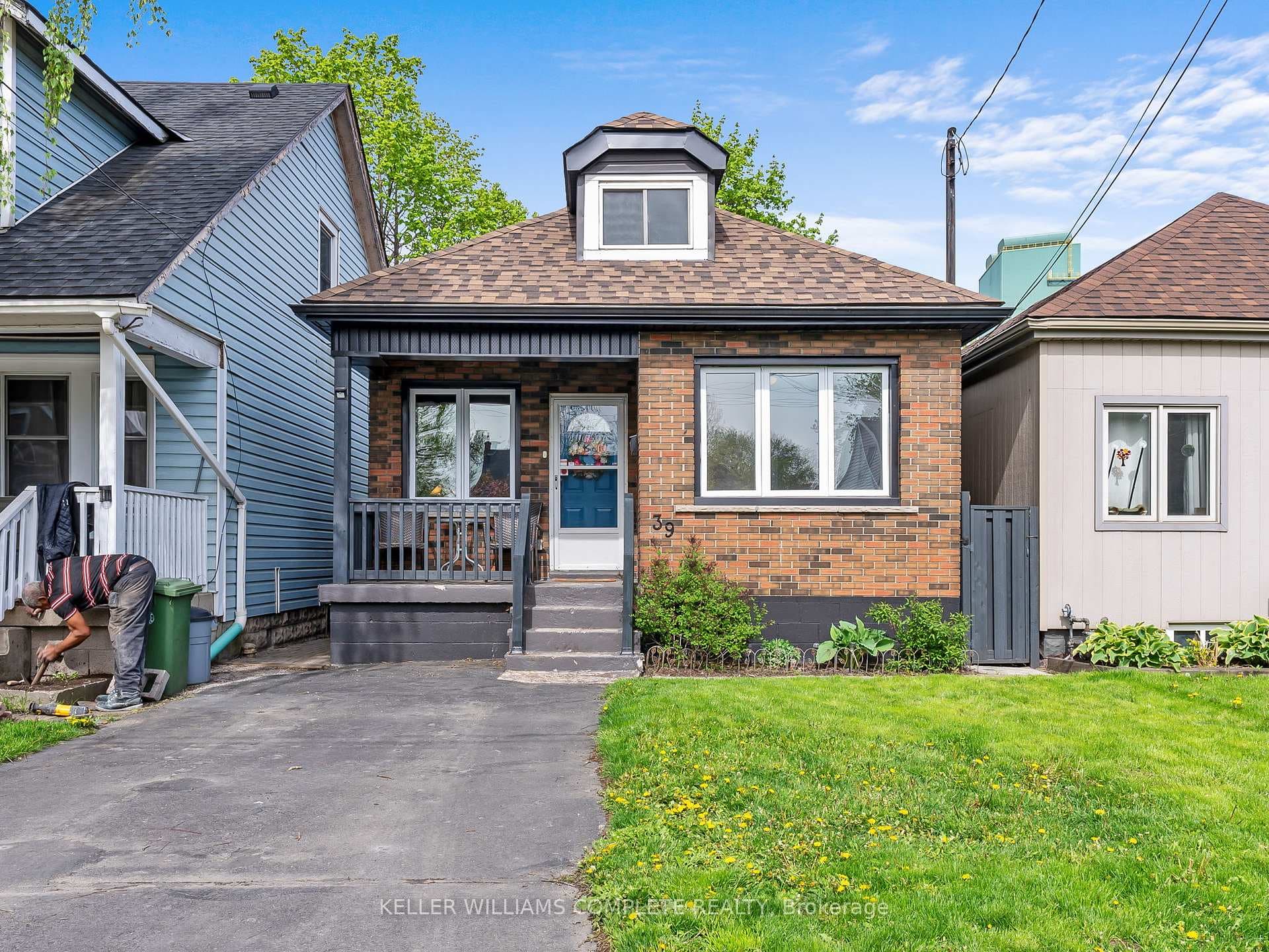 39 Bayfield Avenue photo 2