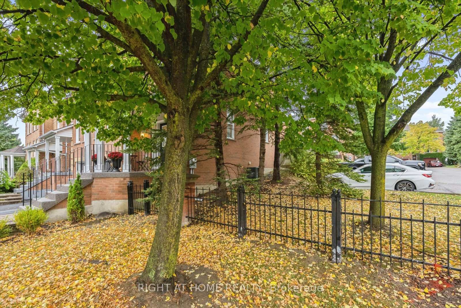 62 Amberhill Way photo 3
