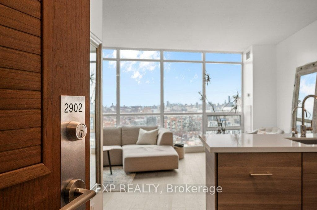 219 Fort York Boulevard Unit 2902 photo 6