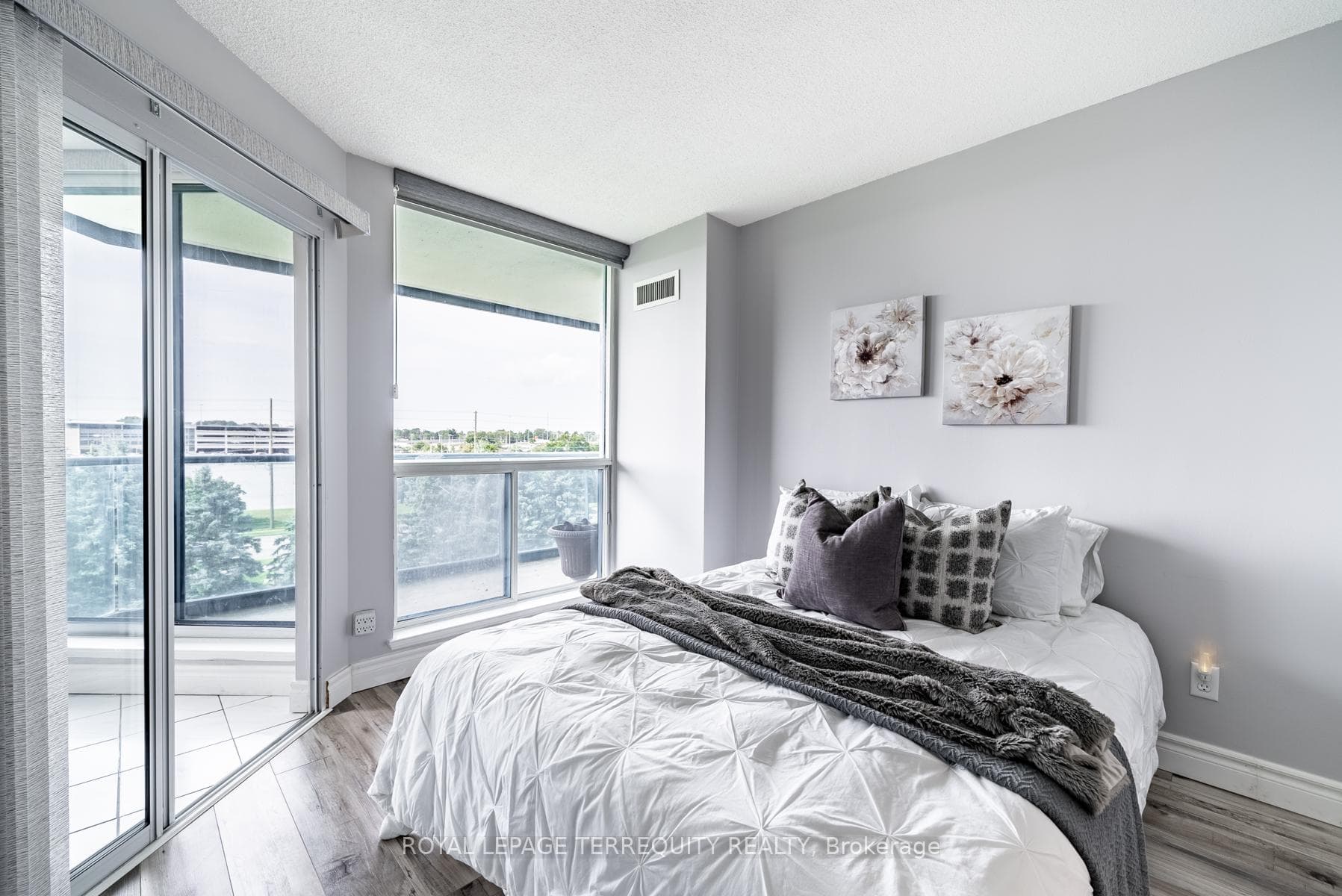 360 Watson Street Unit 509 photo 17