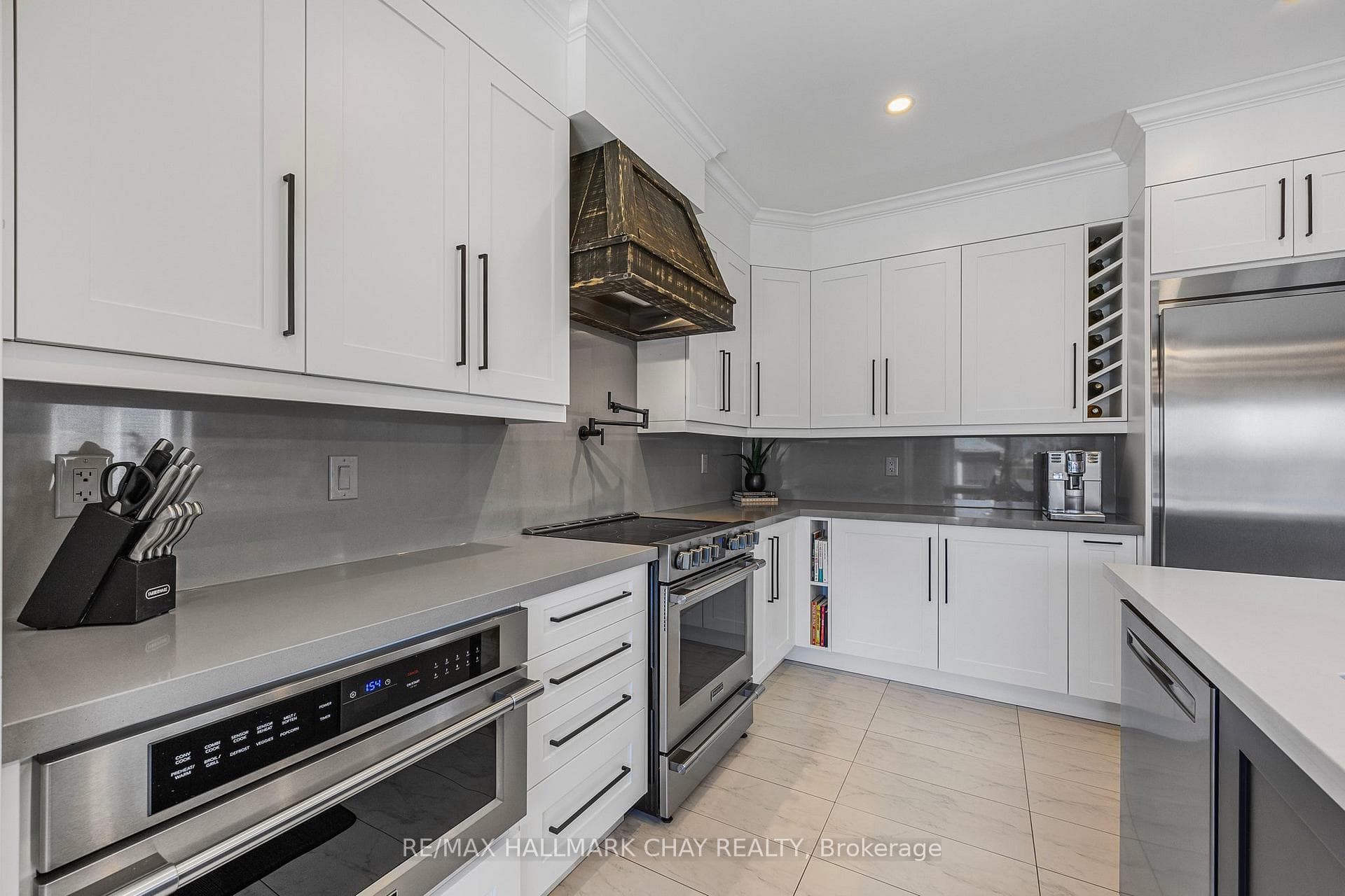 118 Hutchinson Drive photo 11