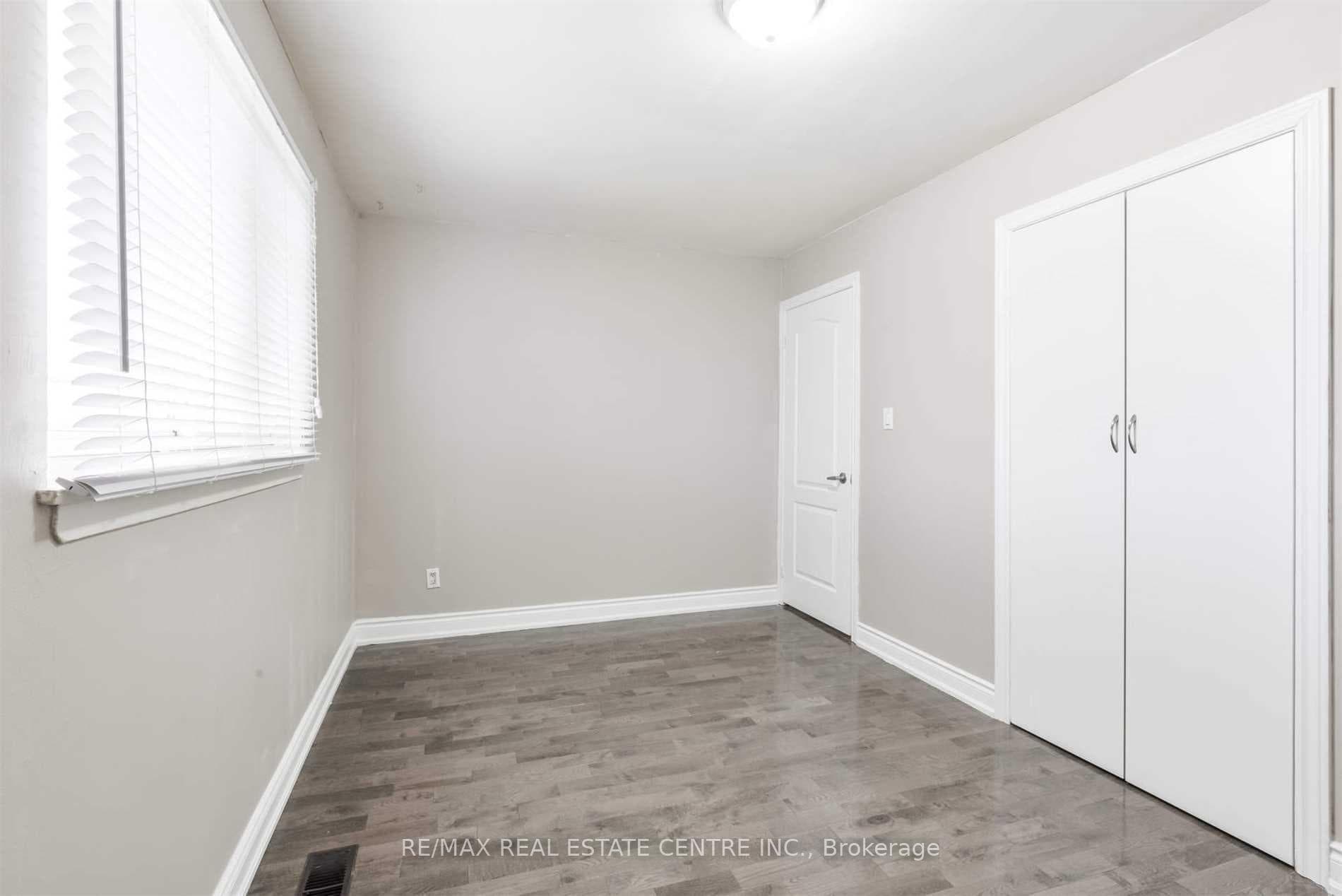 83 Autumn Boulevard Unit Upper photo 14