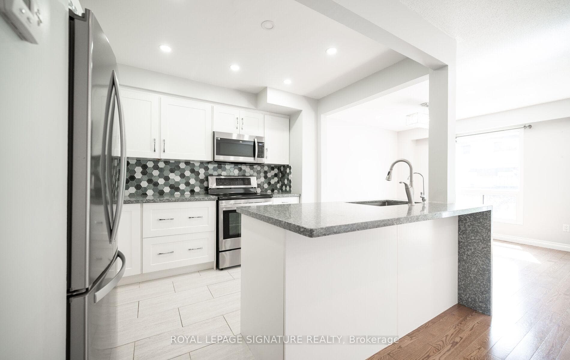 447 Ontario Street photo 18