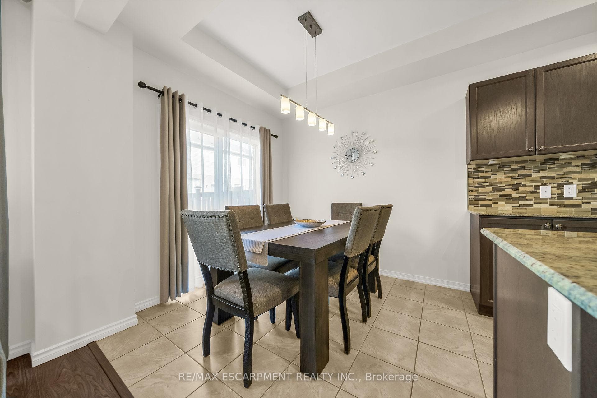 28 Serena Crescent photo 9