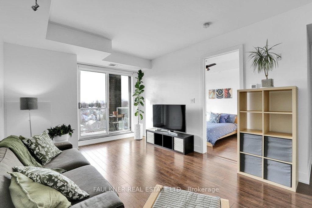 100 Champagne Avenue Unit 910 photo 8