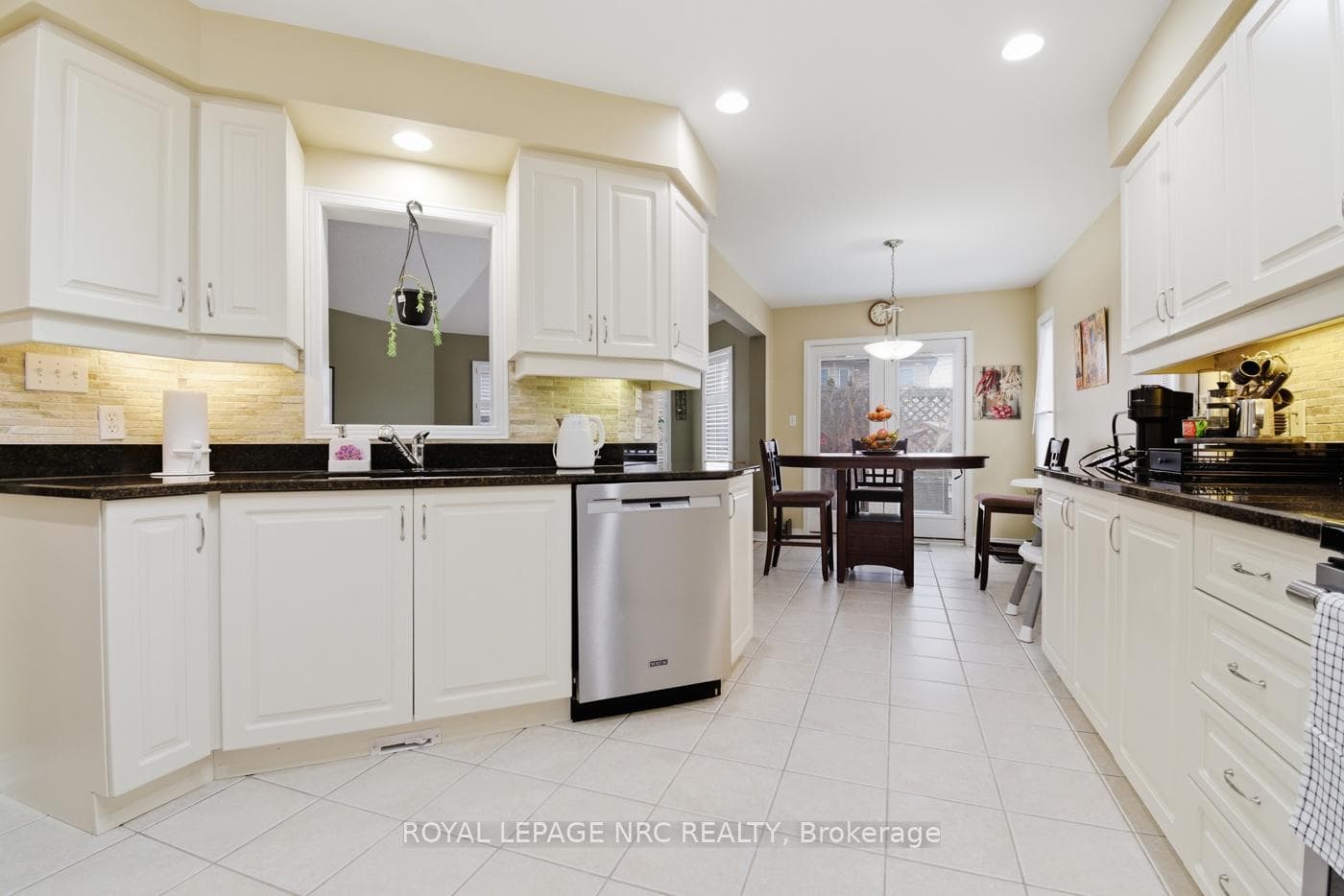 65 MCCAFFERY Crescent photo 17