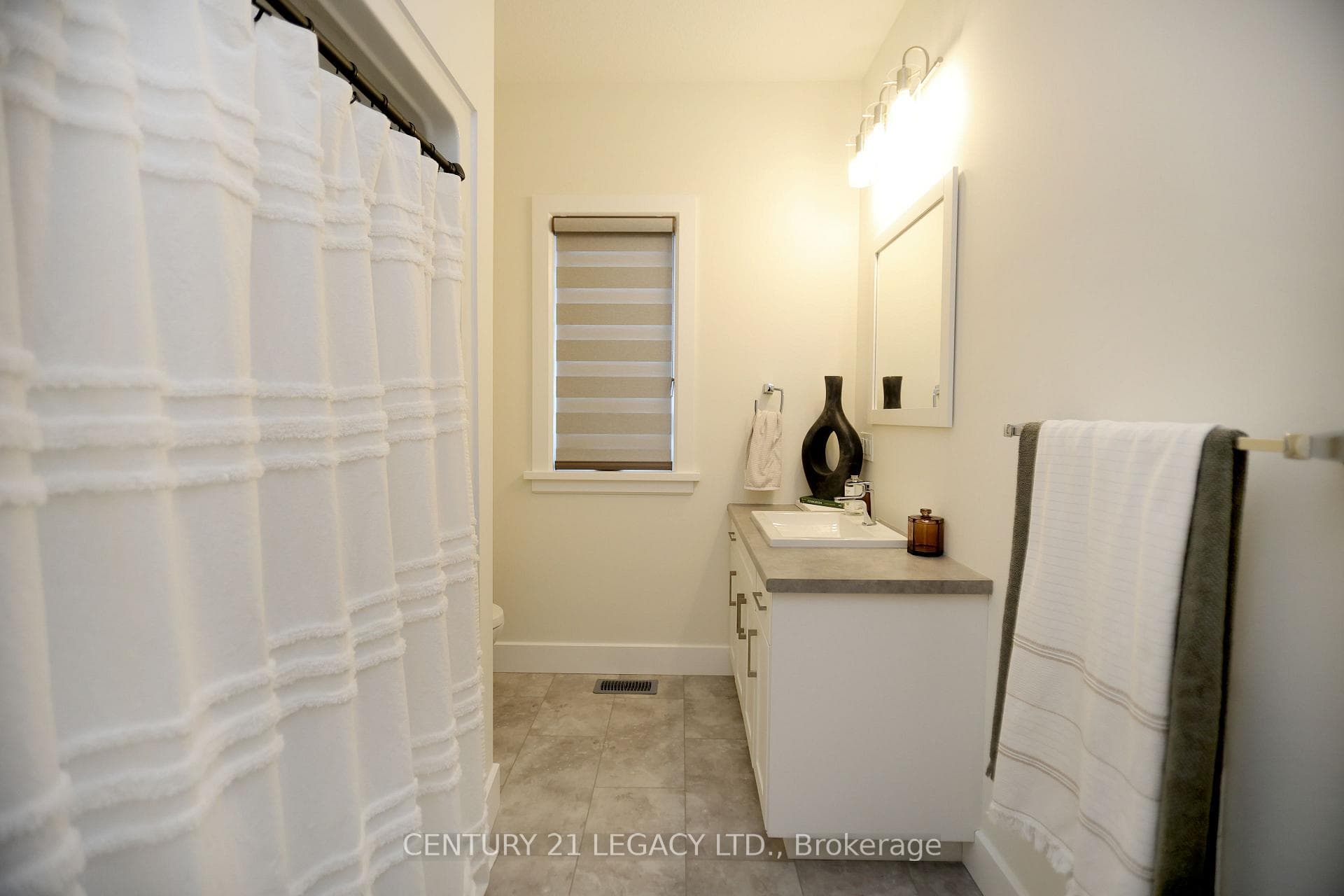 675 Winchester Avenue photo 20