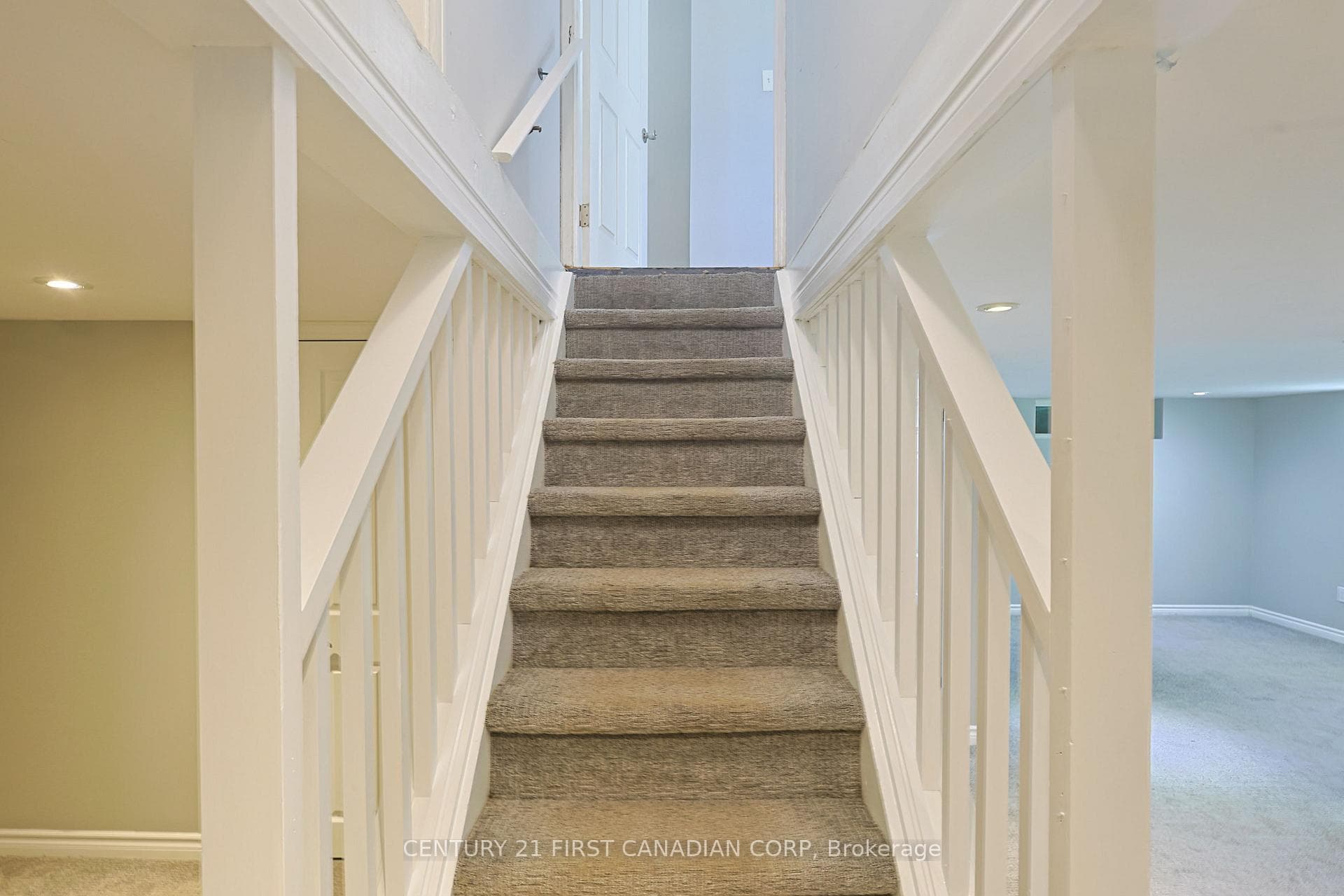 1218 Hamilton Road photo 32