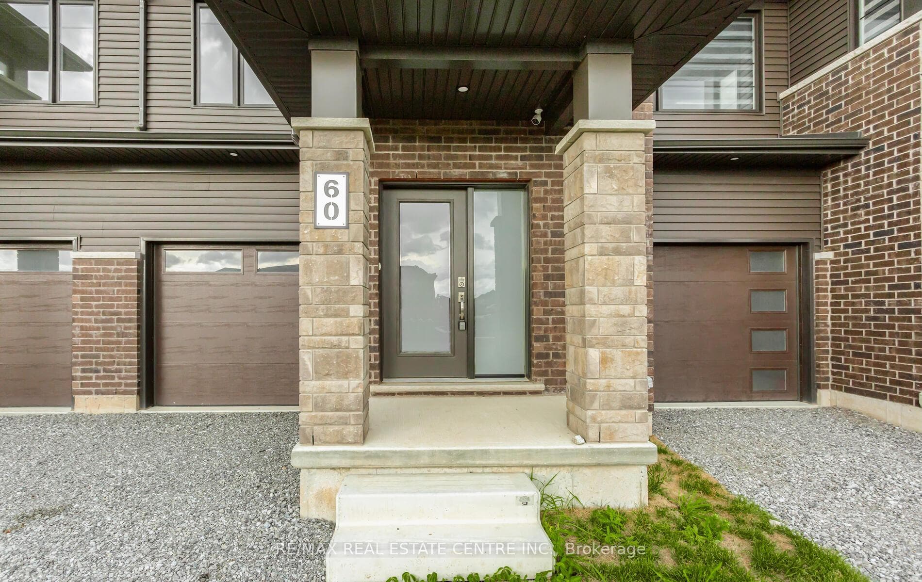 60 West Creek Court photo 3