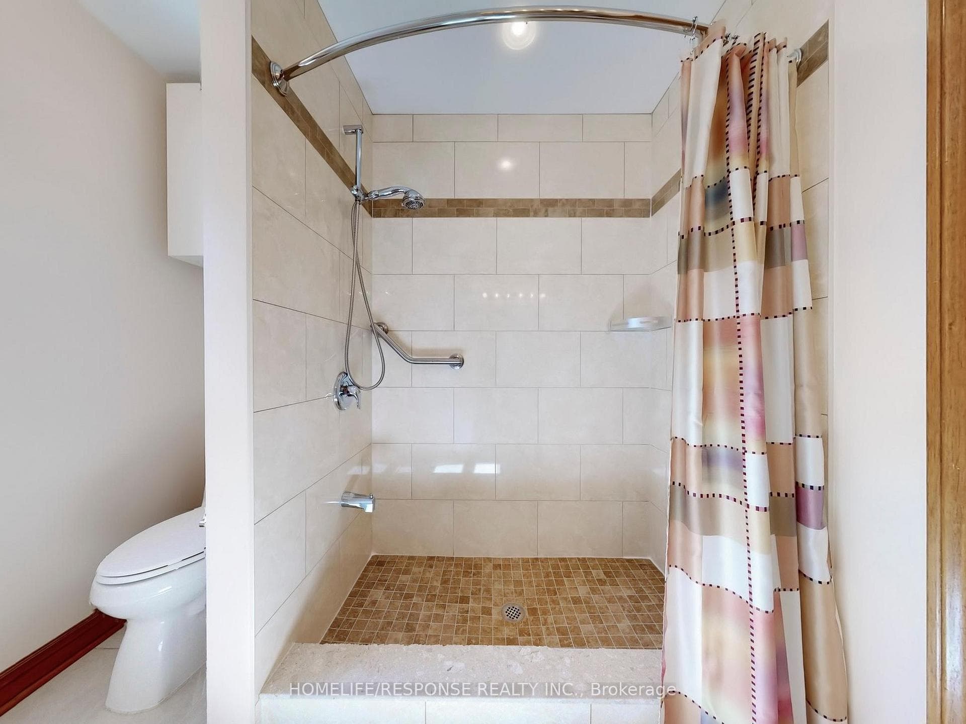 5941 LEESIDE Crescent photo 32