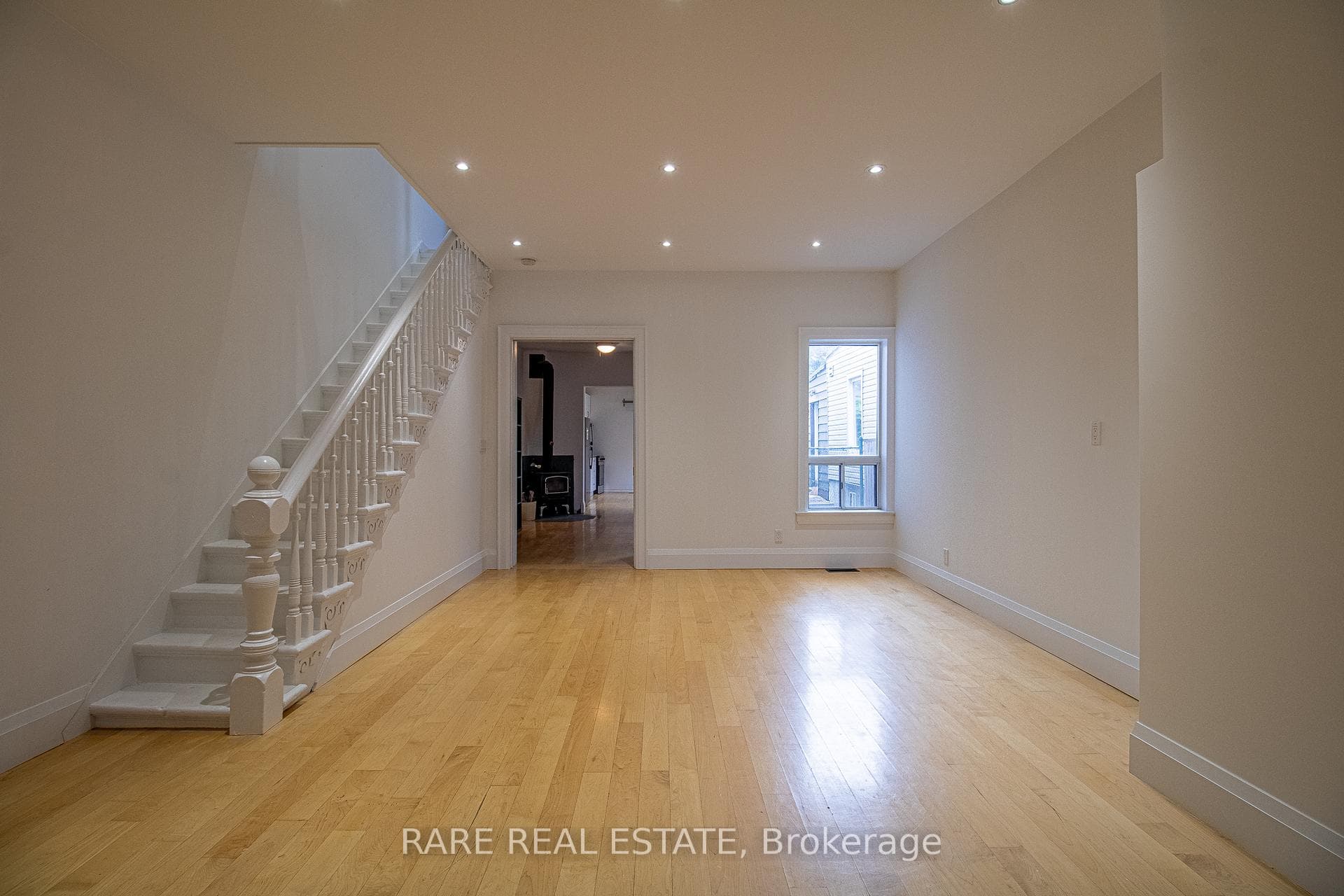 192 Claremont Street photo 6