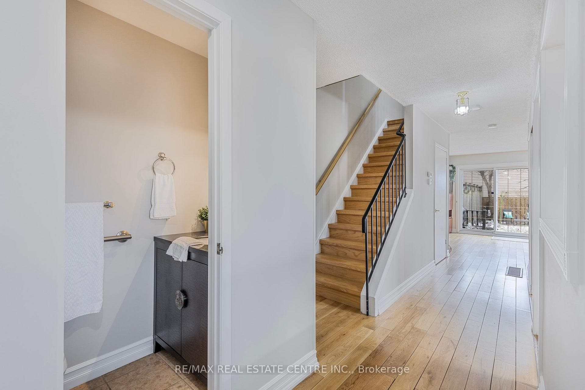 2711 Andorra Circle photo 2