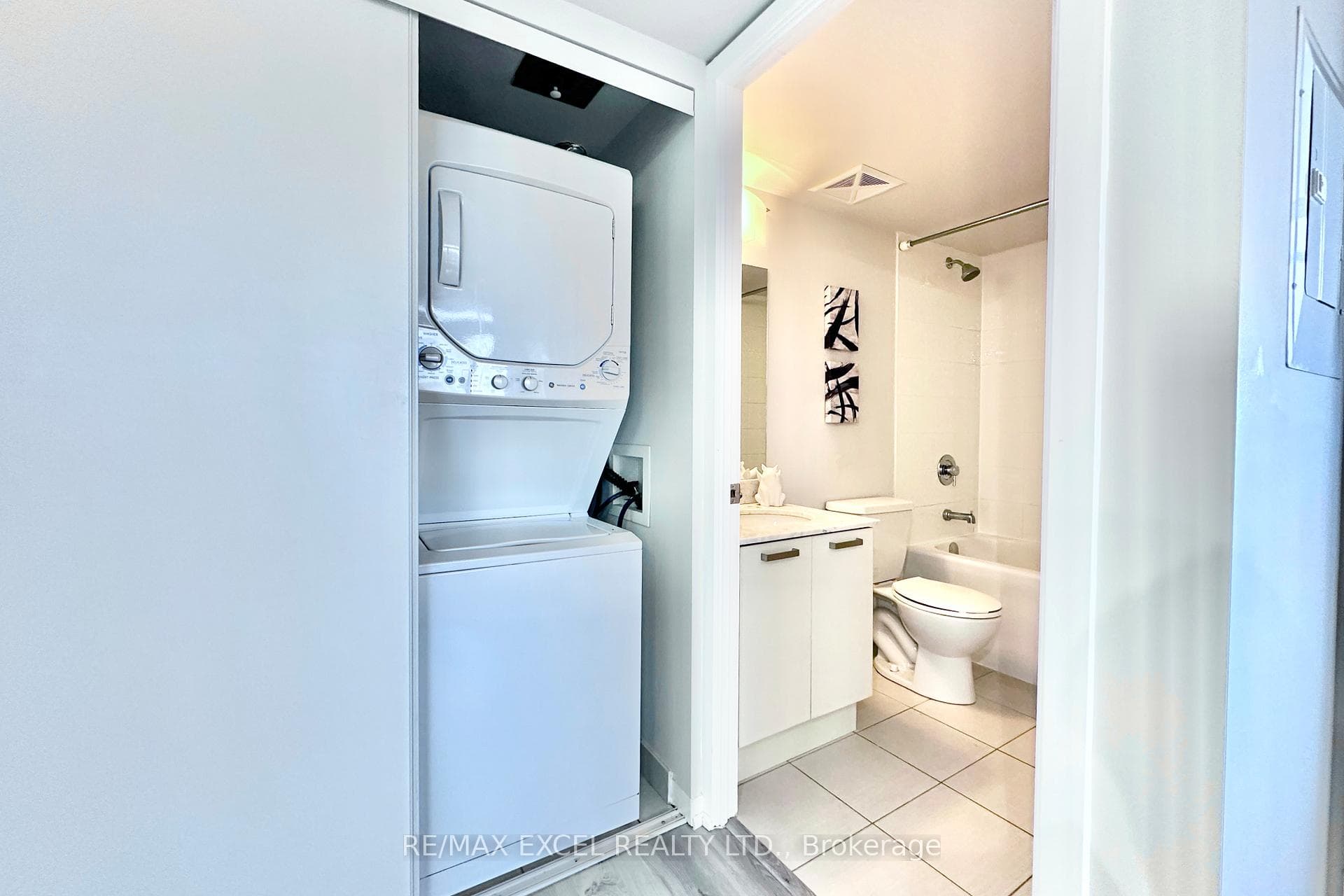 36 Lisgar Street Unit 1820E photo 16