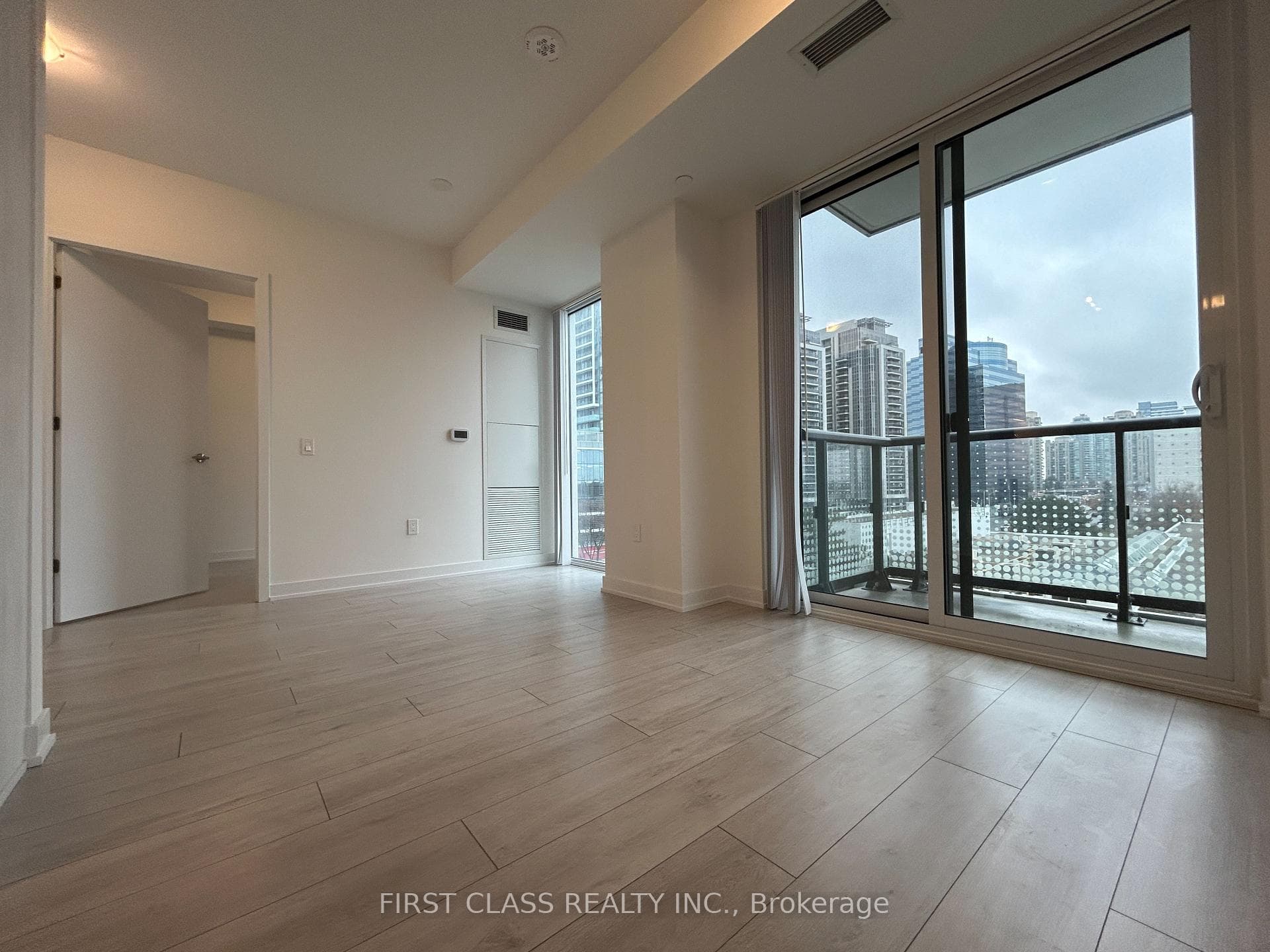 5858 Yonge St Street Unit 520 photo 17