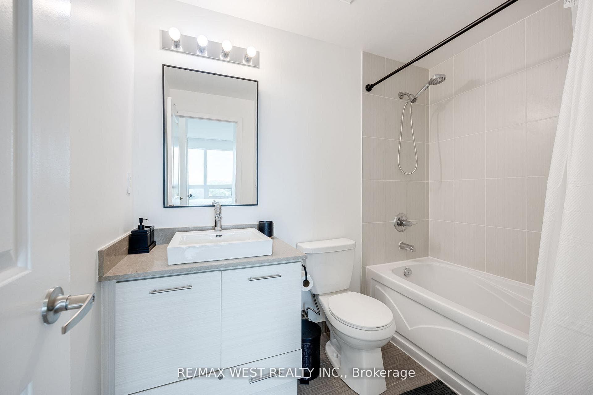 26 Norton Avenue Unit 1507 photo 16