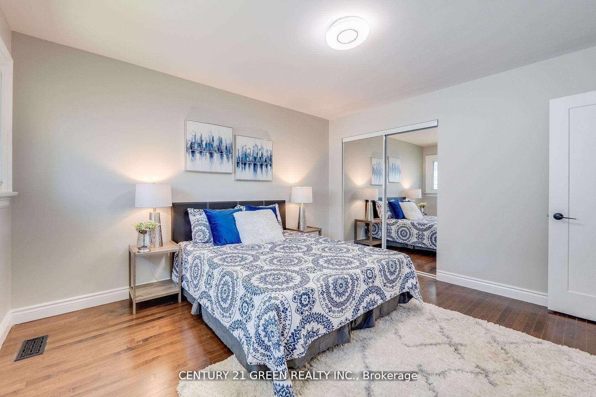 55 Regency Square photo 22