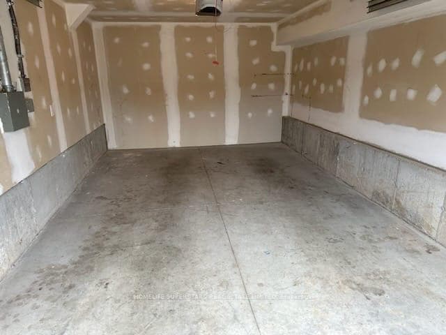 60 Sparrow Avenue photo 10